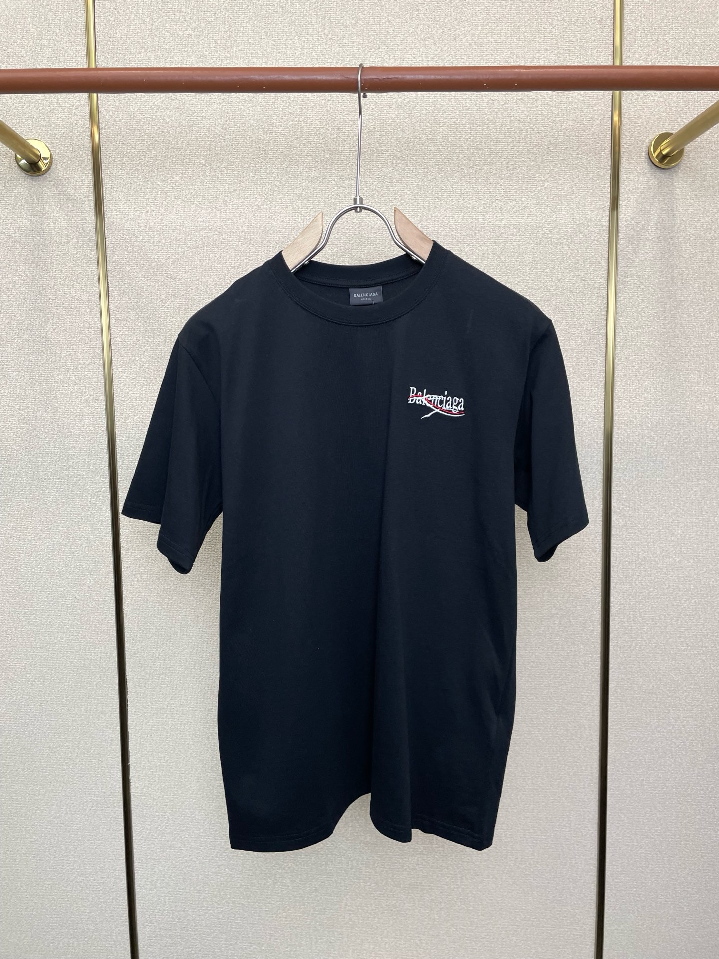 。Balenciaga巴黎世家💥砸锅卖铁都要上的新款新款男士休闲短袖 高端定制 高端版本 时尚百搭爆款⚠