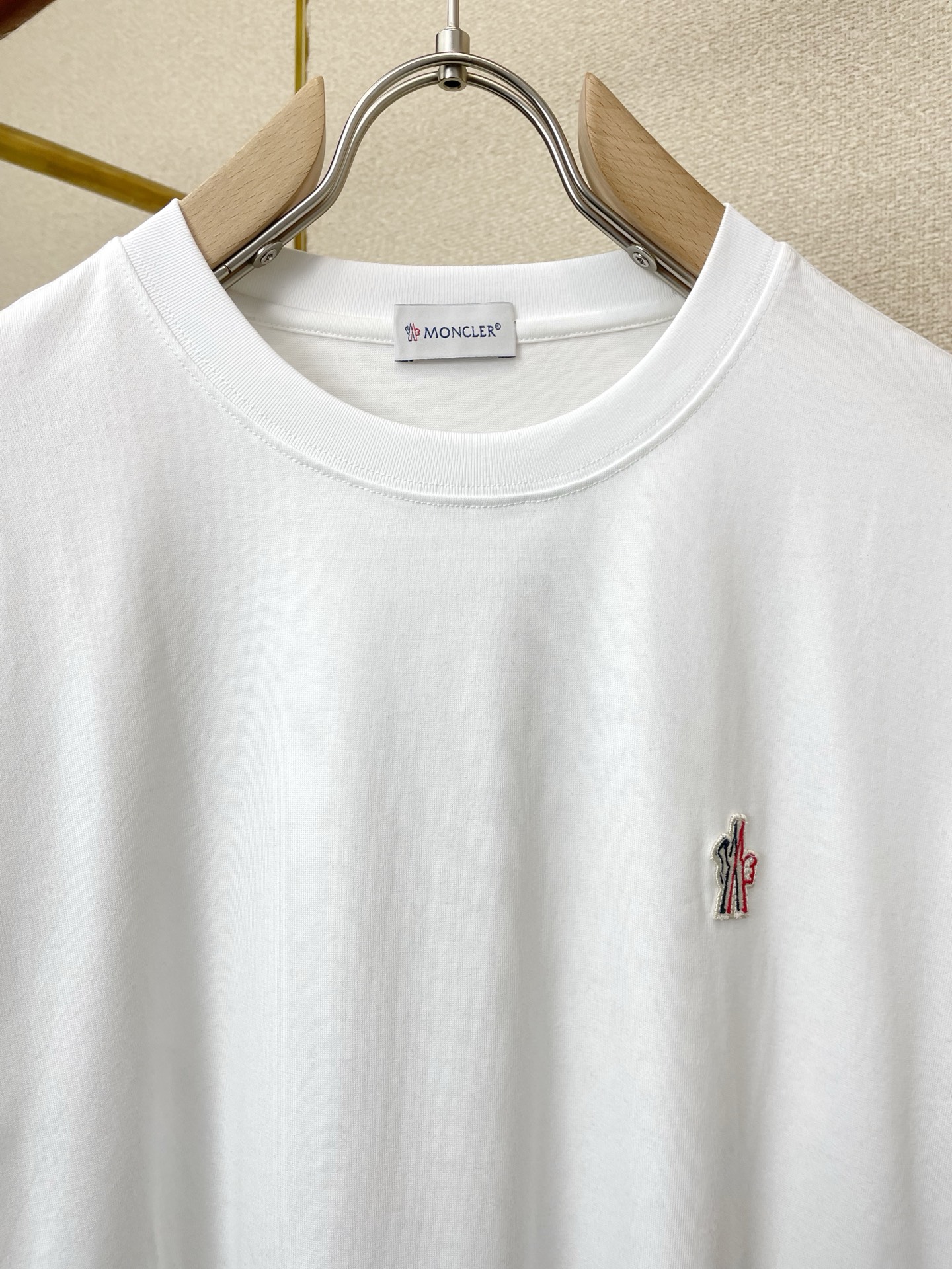 。Moncler蒙口💥砸锅卖铁都要上的新款新款原单男士休闲短袖 高端定制 高端版本 时尚百搭爆款⚠️⚠️