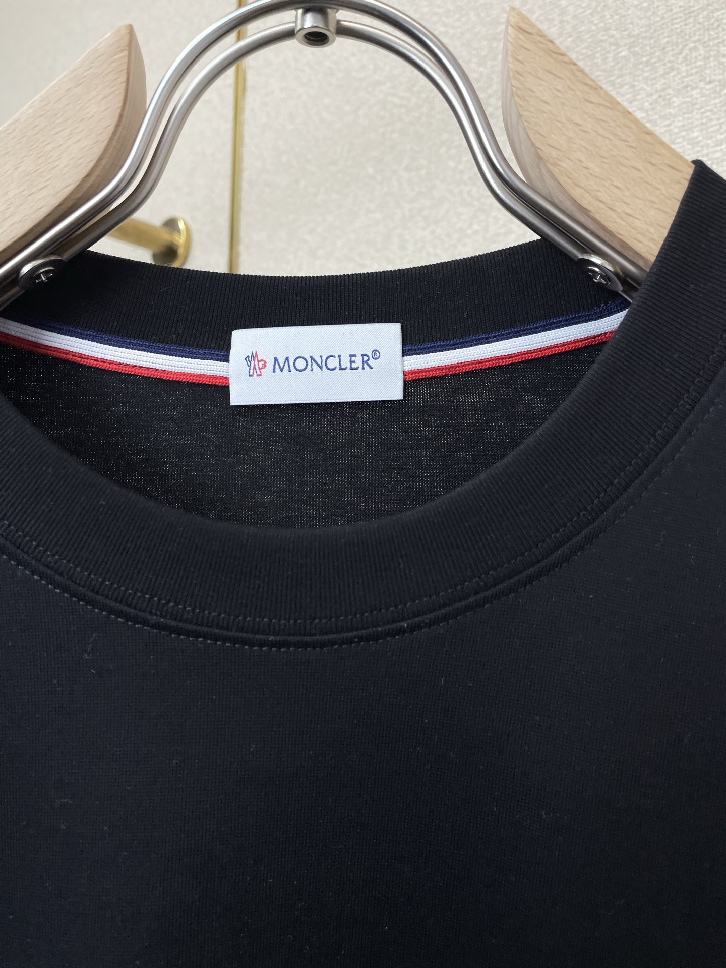 。Moncler蒙口💥砸锅卖铁都要上的新款新款原单男士休闲短袖 高端定制 高端版本 时尚百搭爆款⚠️⚠️