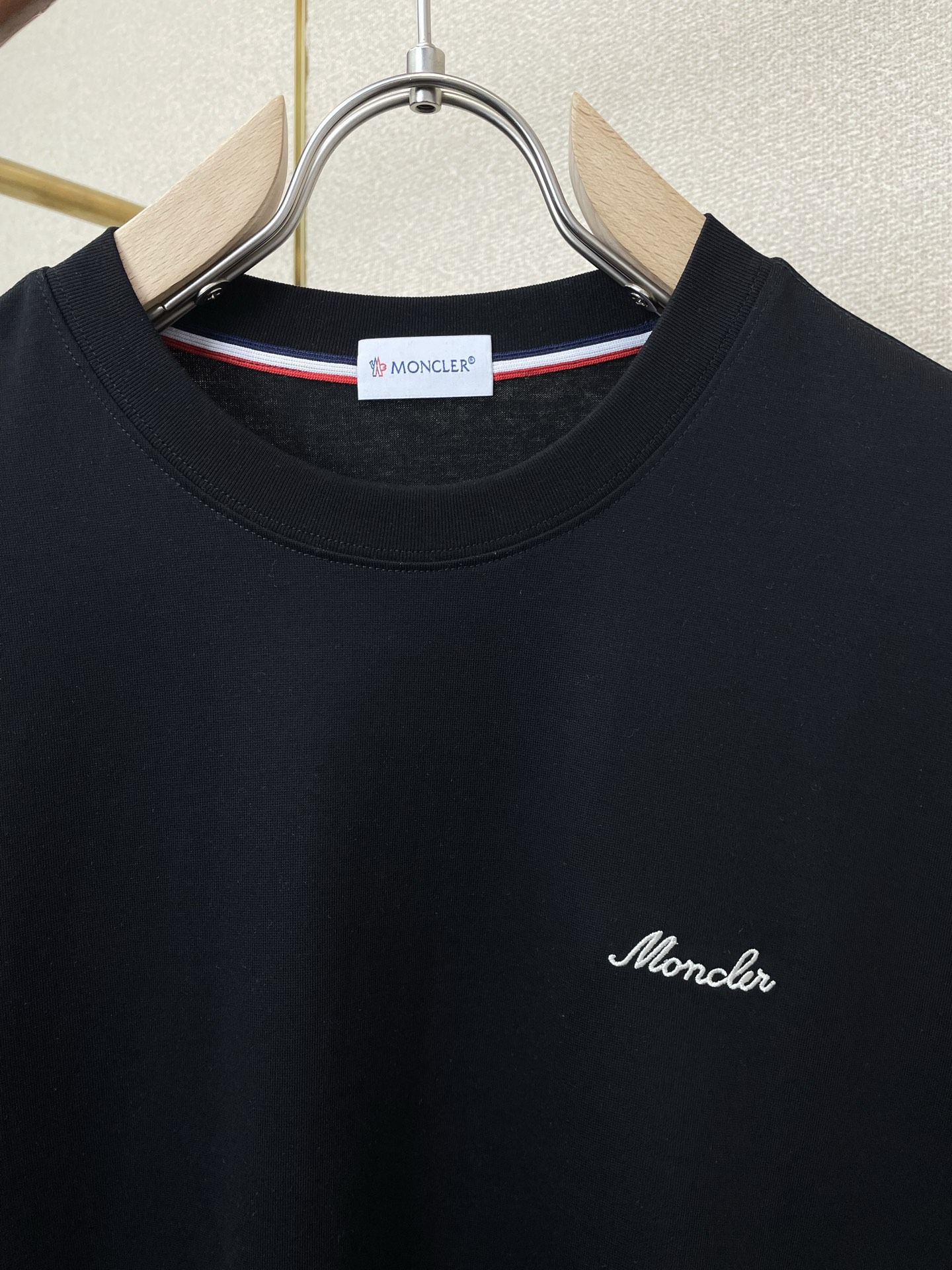 。Moncler蒙口💥砸锅卖铁都要上的新款新款原单男士休闲短袖 高端定制 高端版本 时尚百搭爆款⚠️⚠️