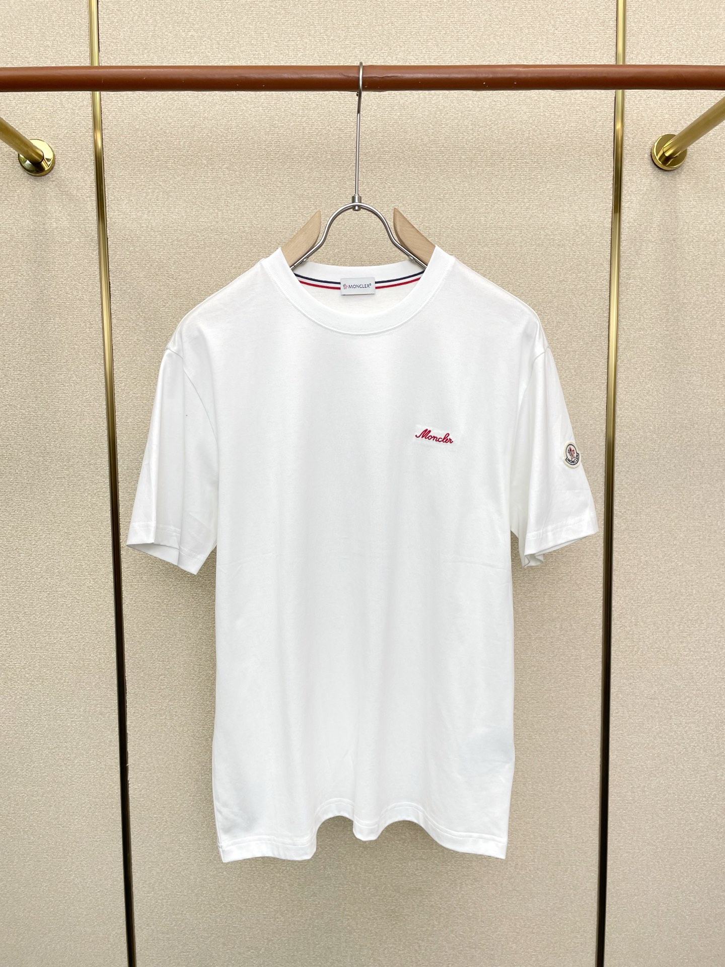 。Moncler蒙口💥砸锅卖铁都要上的新款新款原单男士休闲短袖 高端定制 高端版本 时尚百搭爆款⚠️⚠️