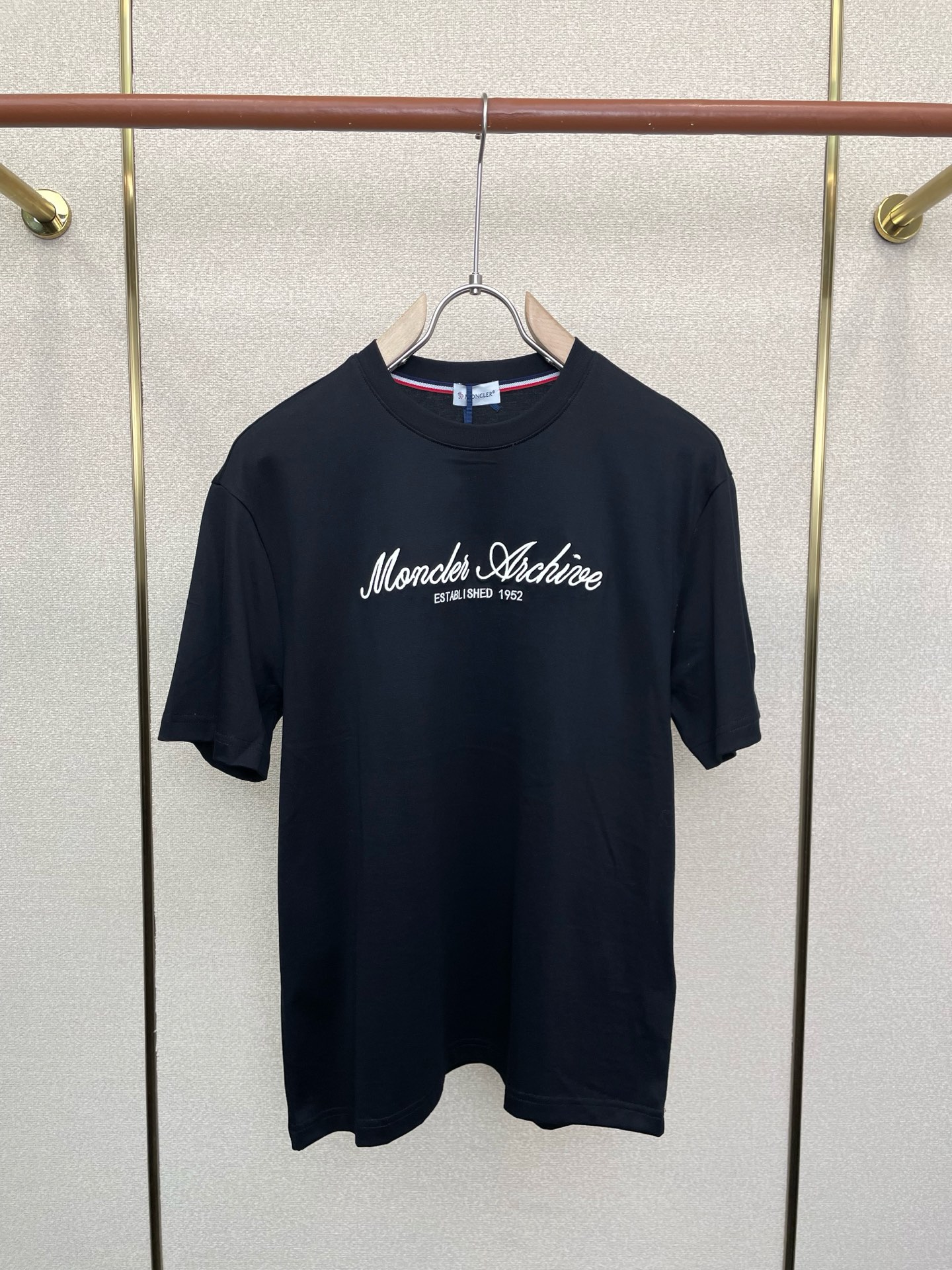 。Moncler蒙口💥砸锅卖铁都要上的新款新款原单男士休闲短袖 高端定制 高端版本 时尚百搭爆款⚠️⚠️