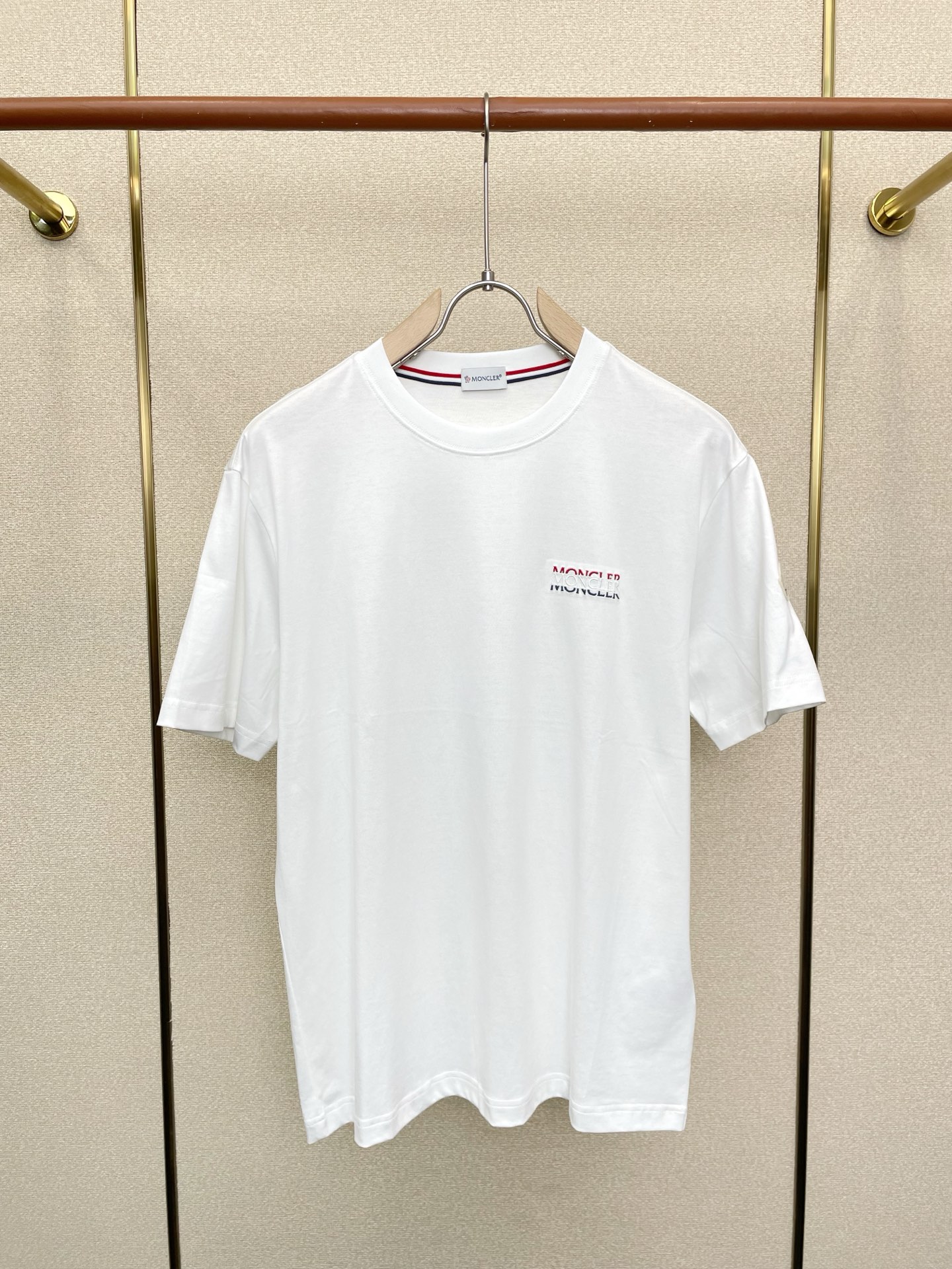 。Moncler蒙口💥砸锅卖铁都要上的新款新款原单男士休闲短袖 高端定制 高端版本 时尚百搭爆款⚠️⚠️