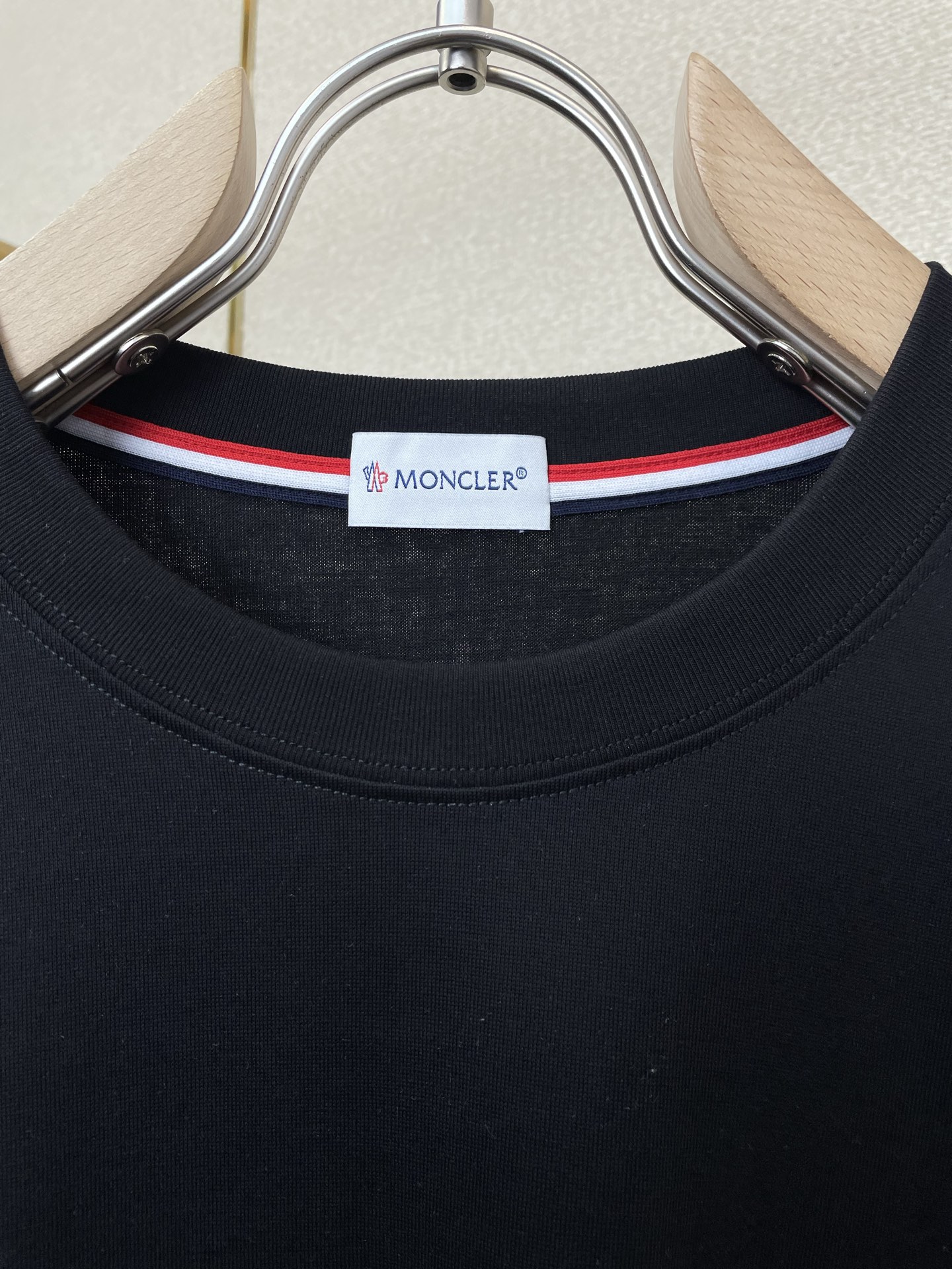 。Moncler蒙口💥砸锅卖铁都要上的新款新款原单男士休闲短袖 高端定制 高端版本 时尚百搭爆款⚠️⚠️