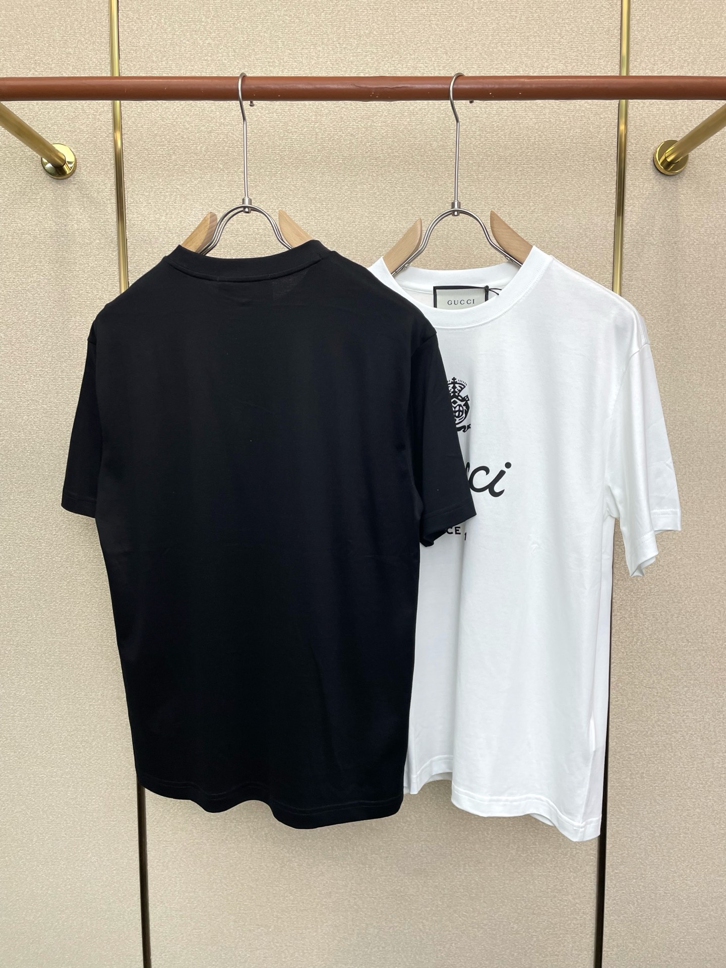 。Gucci古驰💥砸锅卖铁都要上的新款新款原单男士休闲短袖 高端定制 高端版本 时尚百搭爆款⚠️⚠️✨✨