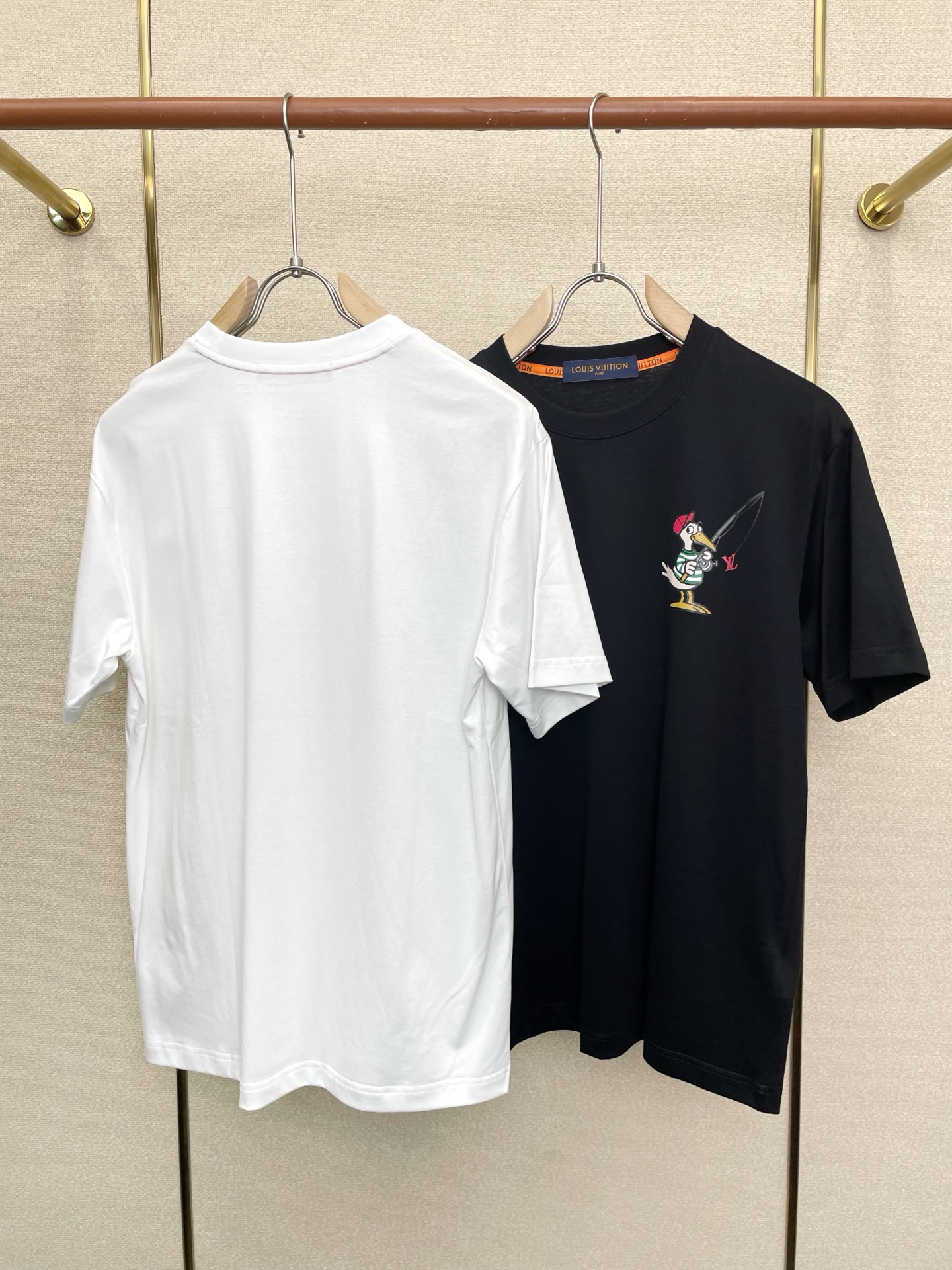 。Louis Vuitton路易威登💥砸锅卖铁都要上的新款新款原单男士休闲短袖 高端定制 高端版本 时尚