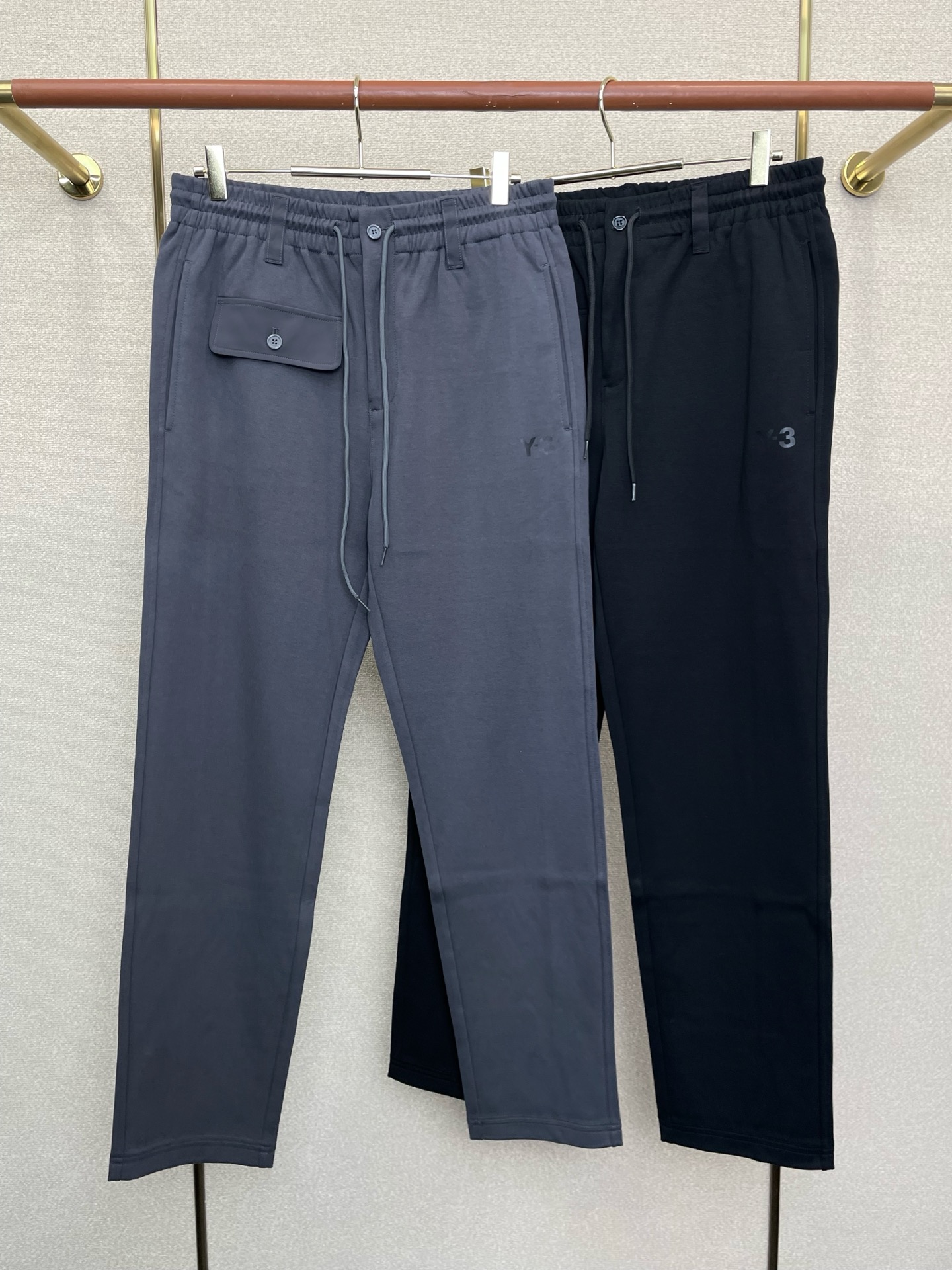 。Y-3山本耀司💥砸锅卖铁都要上的新款新款休闲裤 高端版本！专柜定制面料 透气舒适度高，细节无可挑剔，品