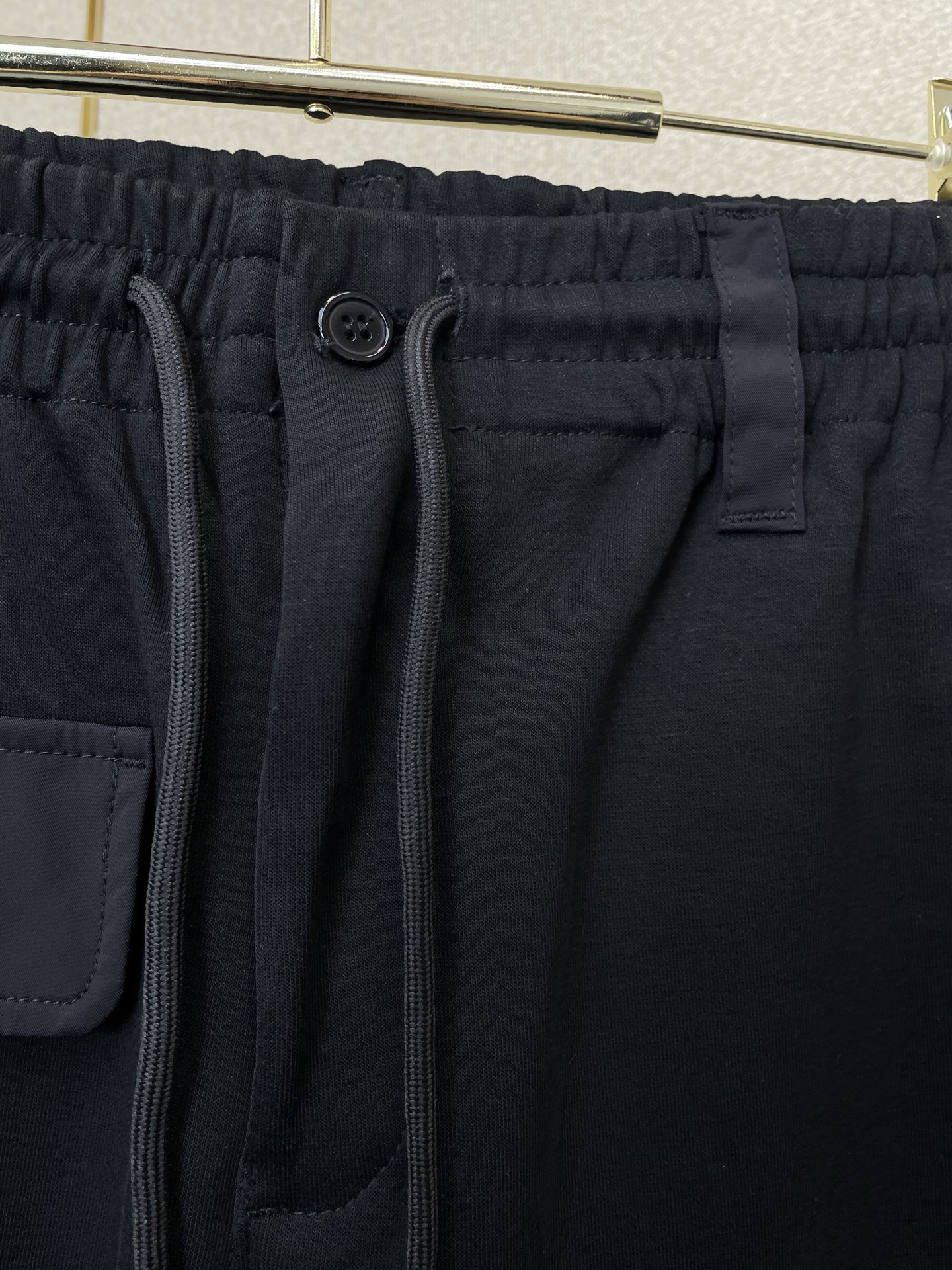 。Y-3山本耀司💥砸锅卖铁都要上的新款新款休闲裤 高端版本！专柜定制面料 透气舒适度高，细节无可挑剔，品