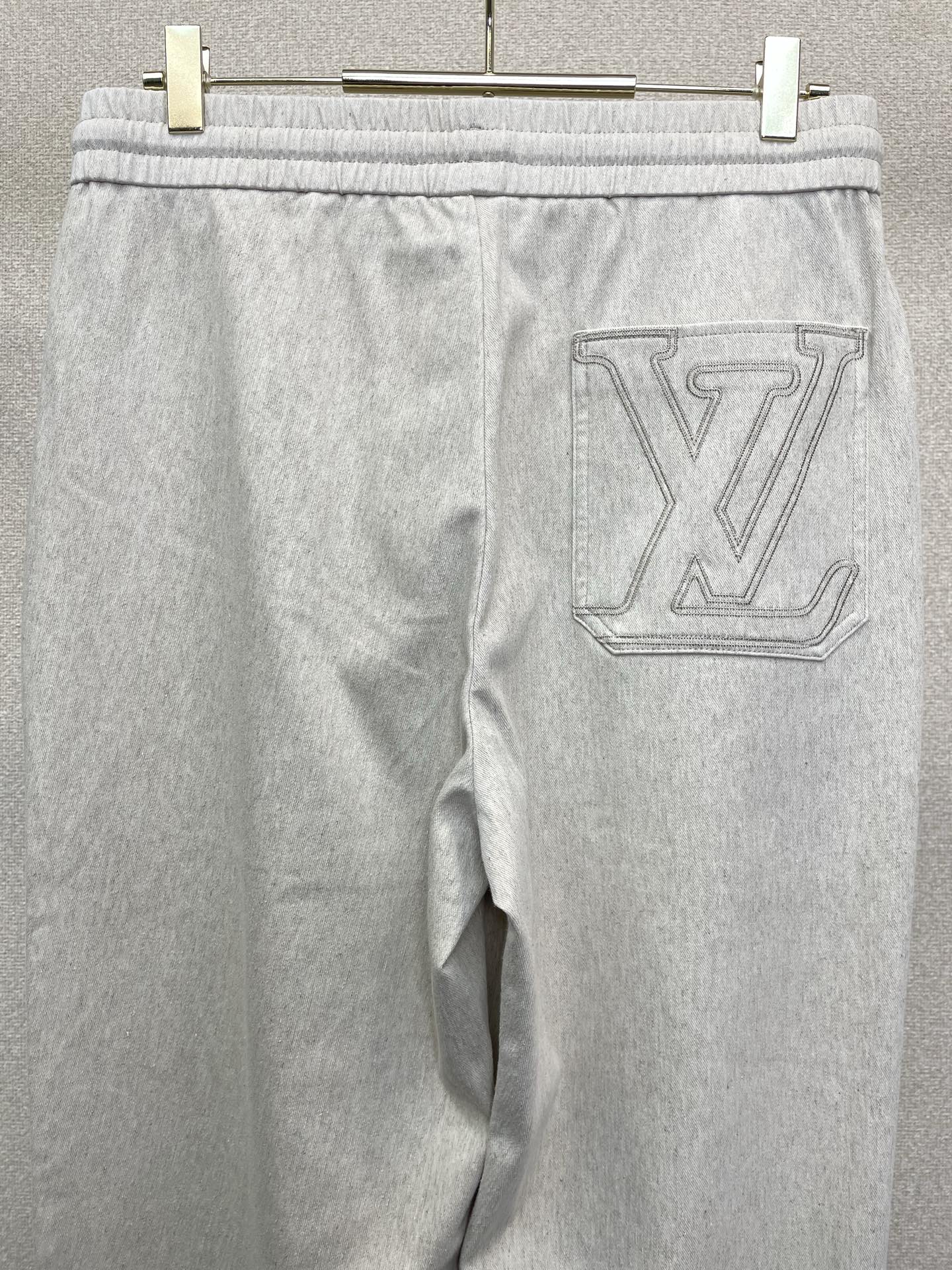 。Louis Vuitton路易威登💥砸锅卖铁都要上的新款新款 休闲裤 高端版本！专柜定制面料 透气舒适