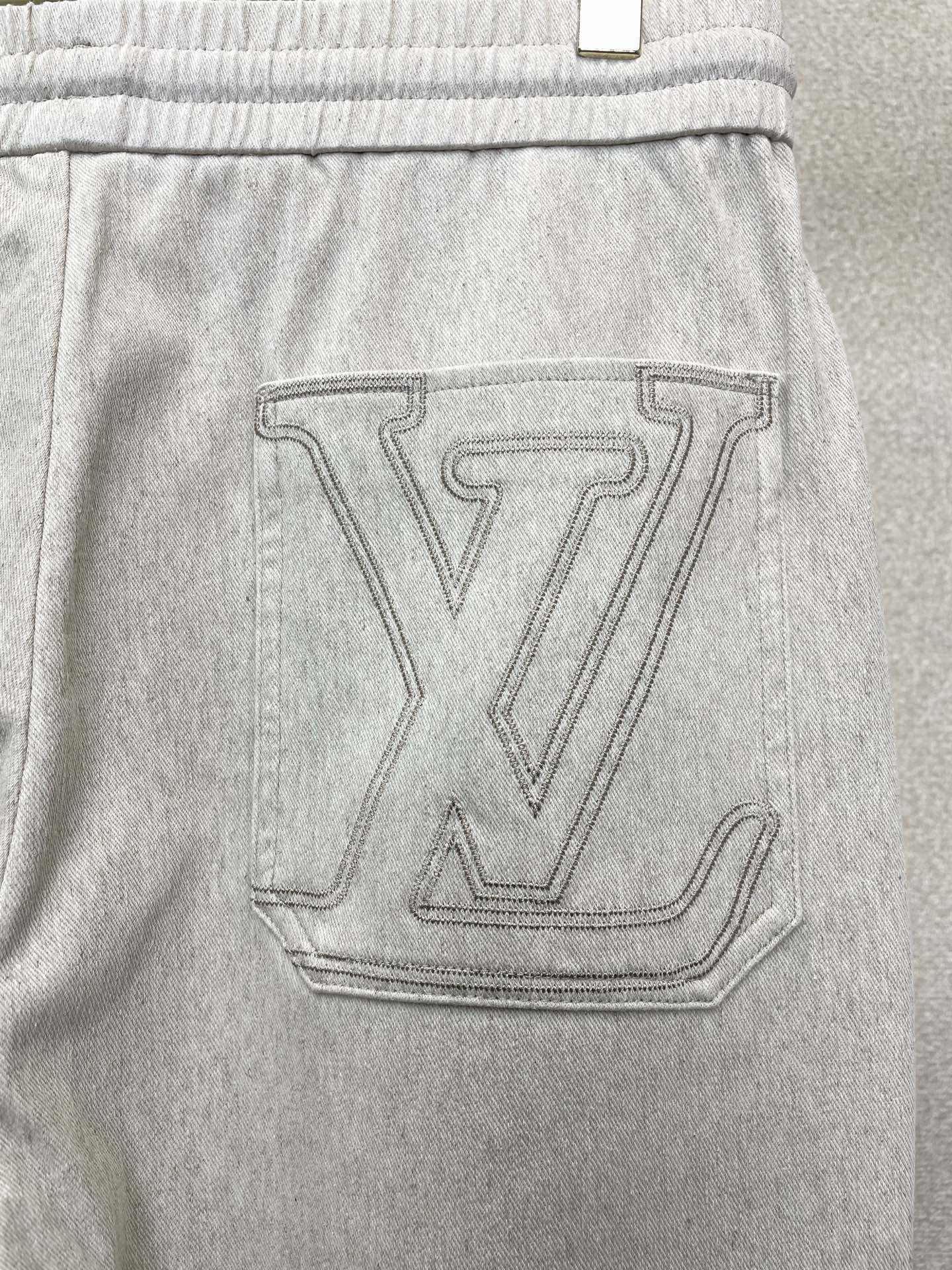 。Louis Vuitton路易威登💥砸锅卖铁都要上的新款新款 休闲裤 高端版本！专柜定制面料 透气舒适