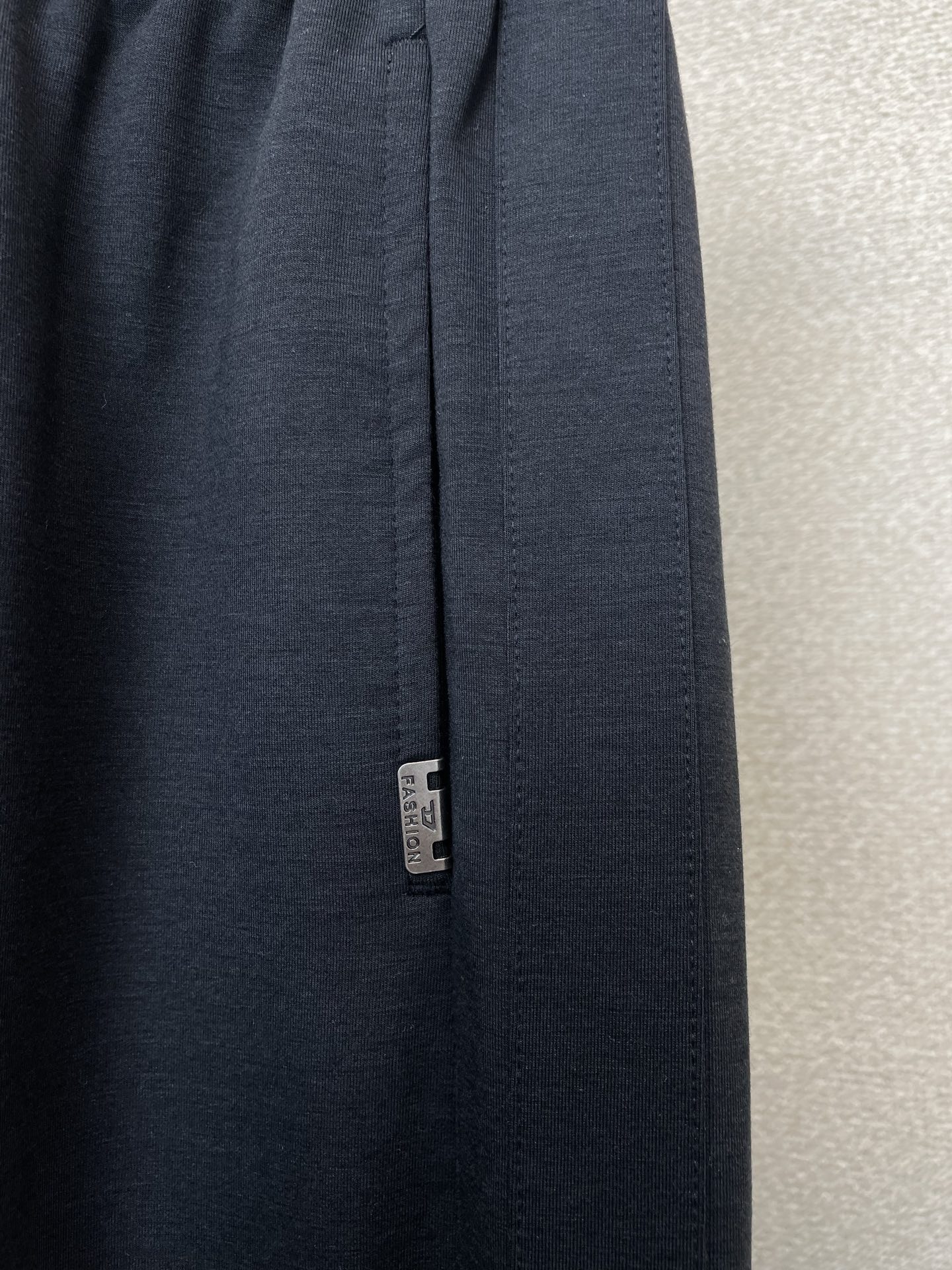 。BALENCIAGA巴黎世家💥砸锅卖铁都要上的新款新款 休闲裤 高端版本！专柜定制面料 透气舒适度高，