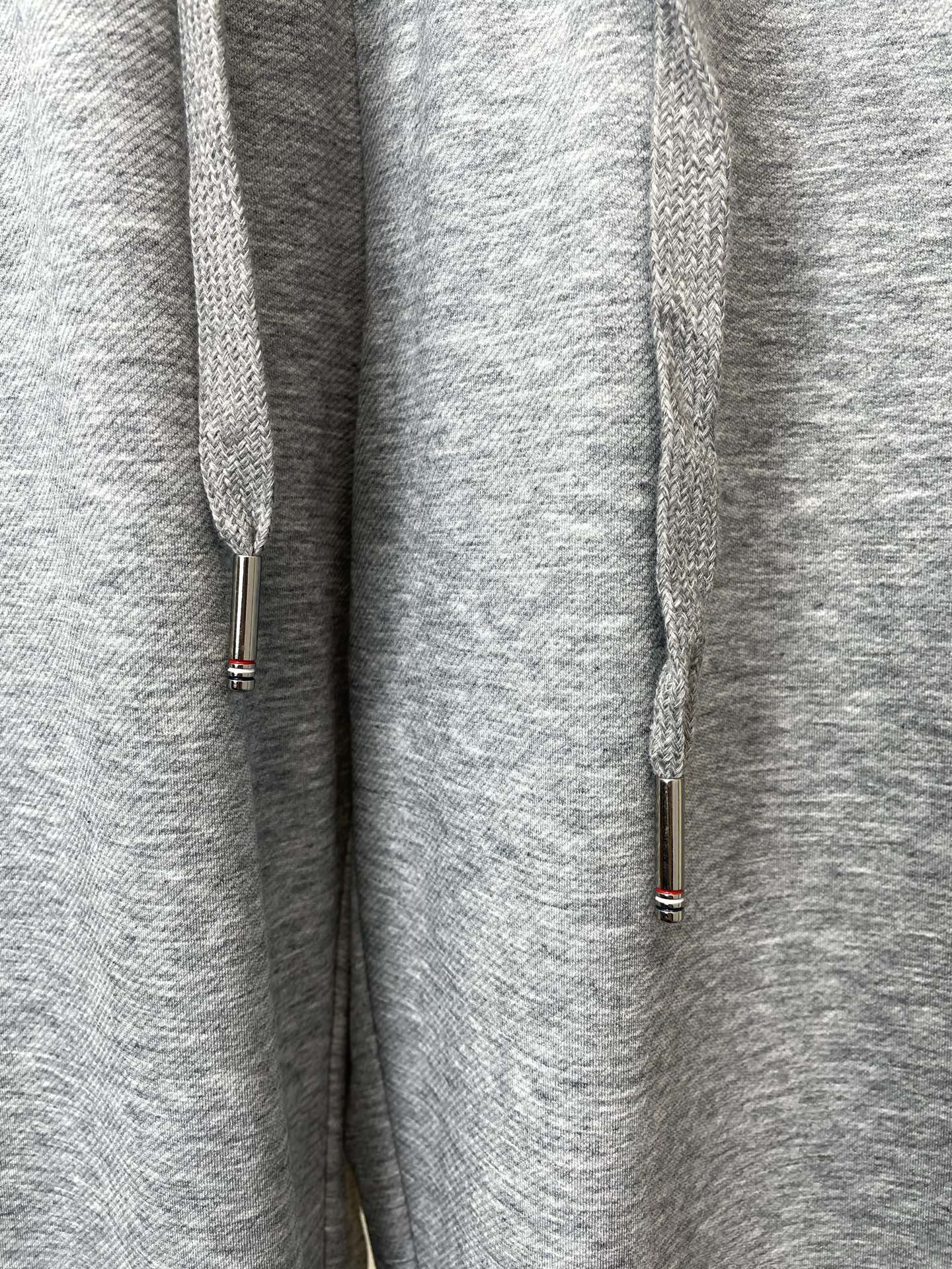 。Moncler蒙口💥砸锅卖铁都要上的新款新款 休闲裤 高端版本！专柜定制面料 透气舒适度高，细节无可挑