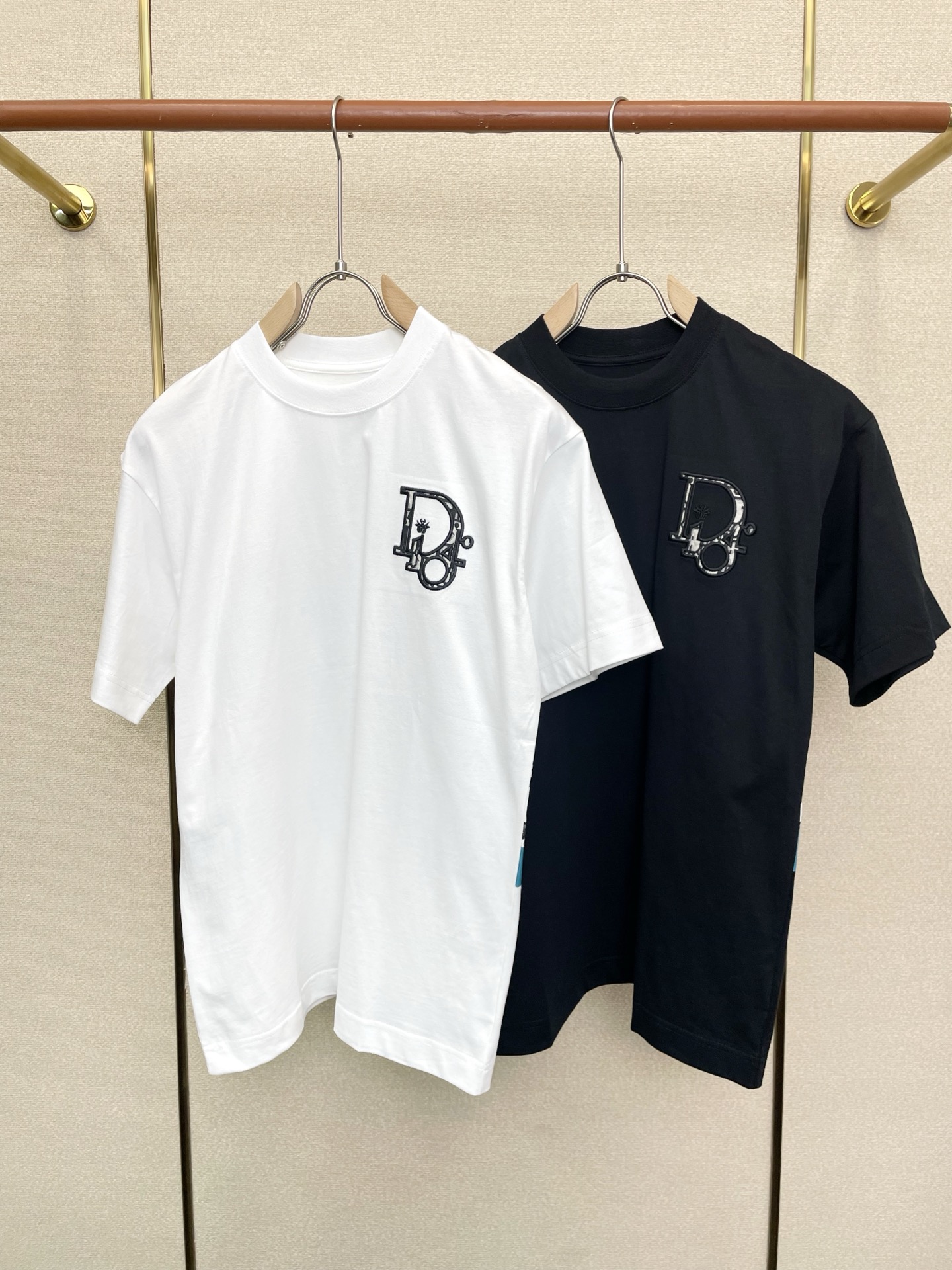 。Dior迪奥💥砸锅卖铁都要上的新款新款原单男士休闲短袖 高端定制 高端版本 时尚百搭爆款⚠️⚠️✨✨进