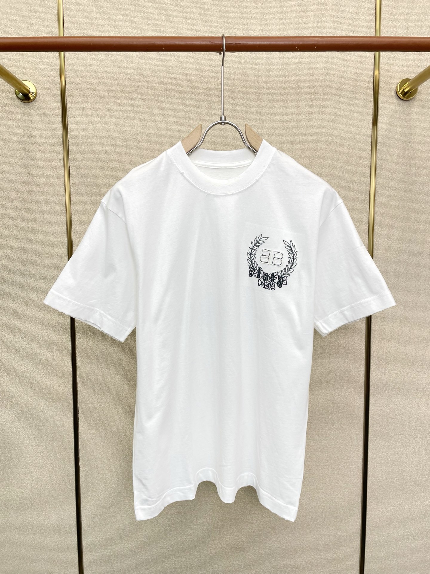 。BALENCIAGA巴黎世家💥砸锅卖铁都要上的新款新款原单男士休闲短袖 高端定制 高端版本 时尚百搭爆