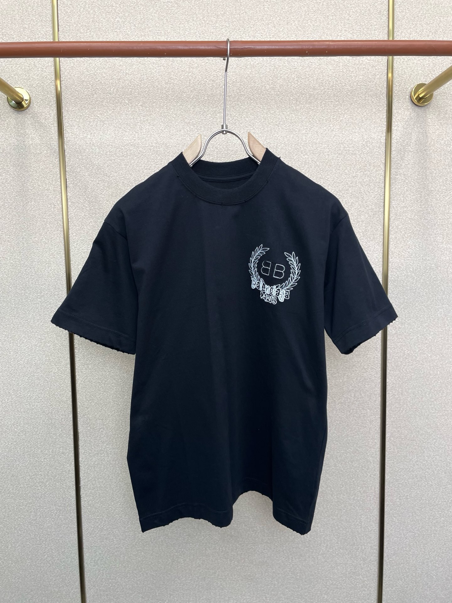 。BALENCIAGA巴黎世家💥砸锅卖铁都要上的新款新款原单男士休闲短袖 高端定制 高端版本 时尚百搭爆