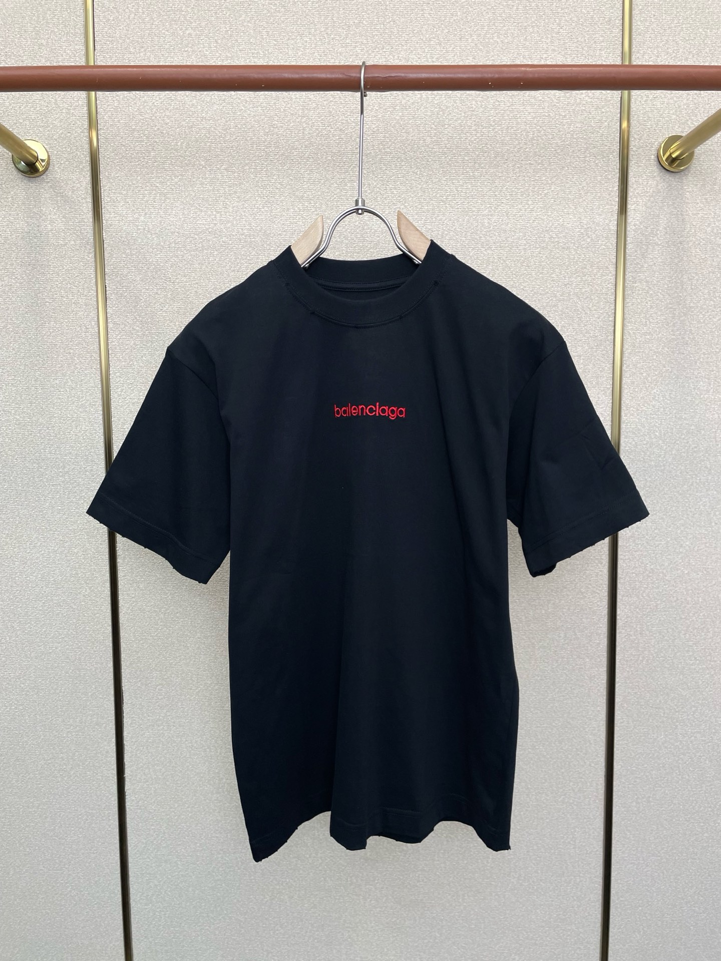 。BALENCIAGA巴黎世家💥砸锅卖铁都要上的新款新款原单男士休闲短袖 高端定制 高端版本 时尚百搭爆