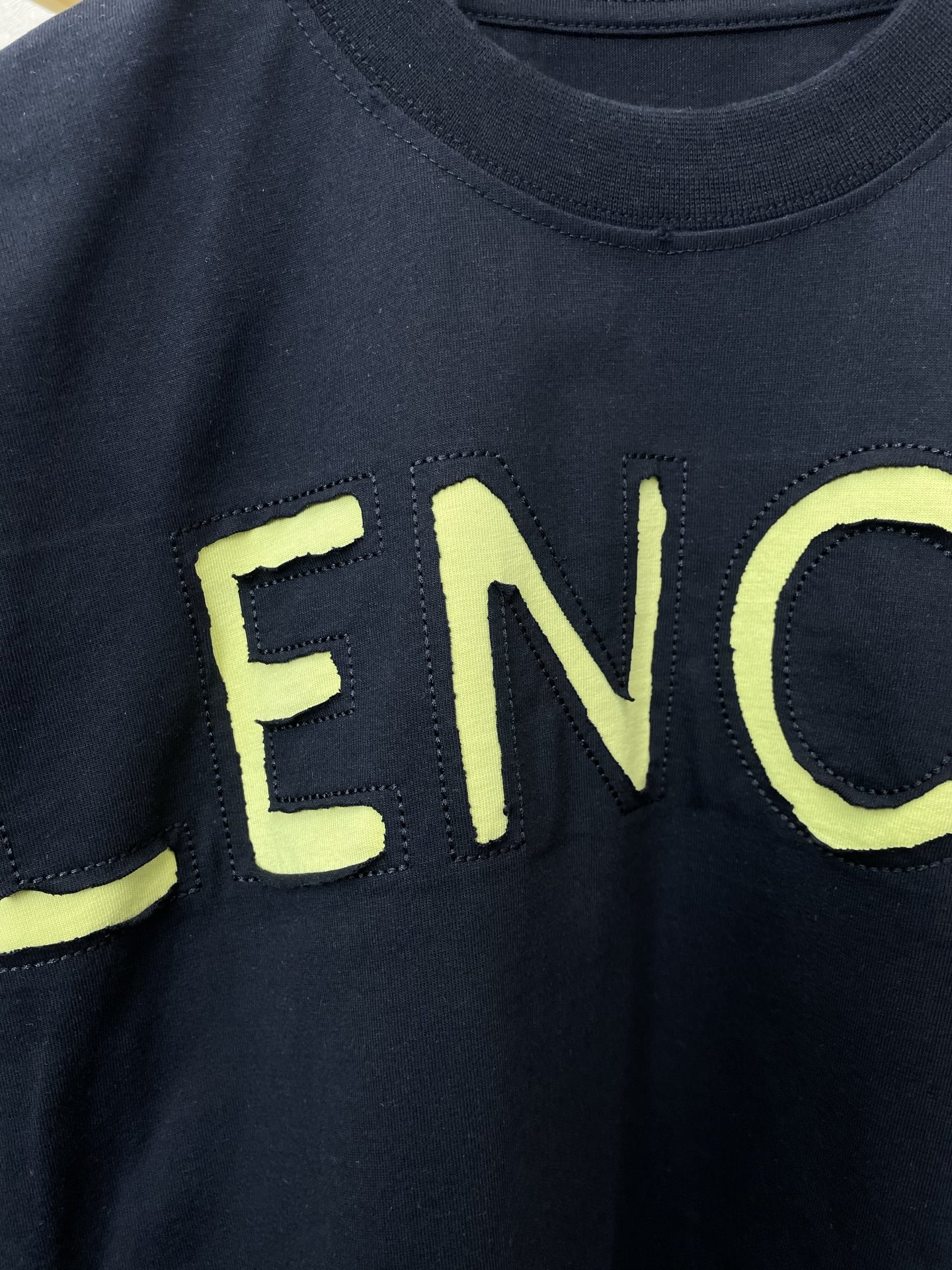 。BALENCIAGA巴黎世家💥砸锅卖铁都要上的新款新款原单男士休闲短袖 高端定制 高端版本 时尚百搭爆