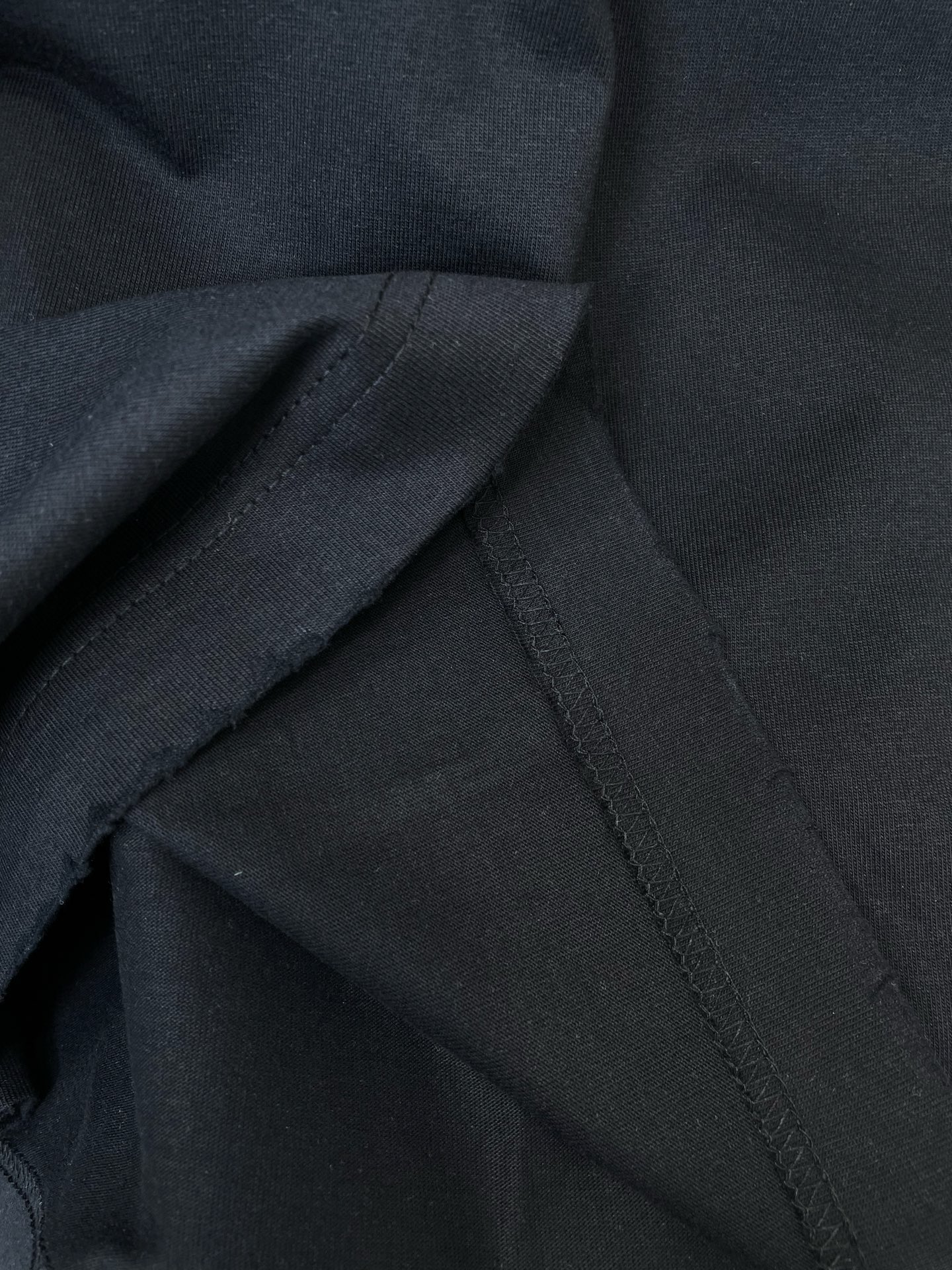 。BALENCIAGA巴黎世家💥砸锅卖铁都要上的新款新款原单男士休闲短袖 高端定制 高端版本 时尚百搭爆