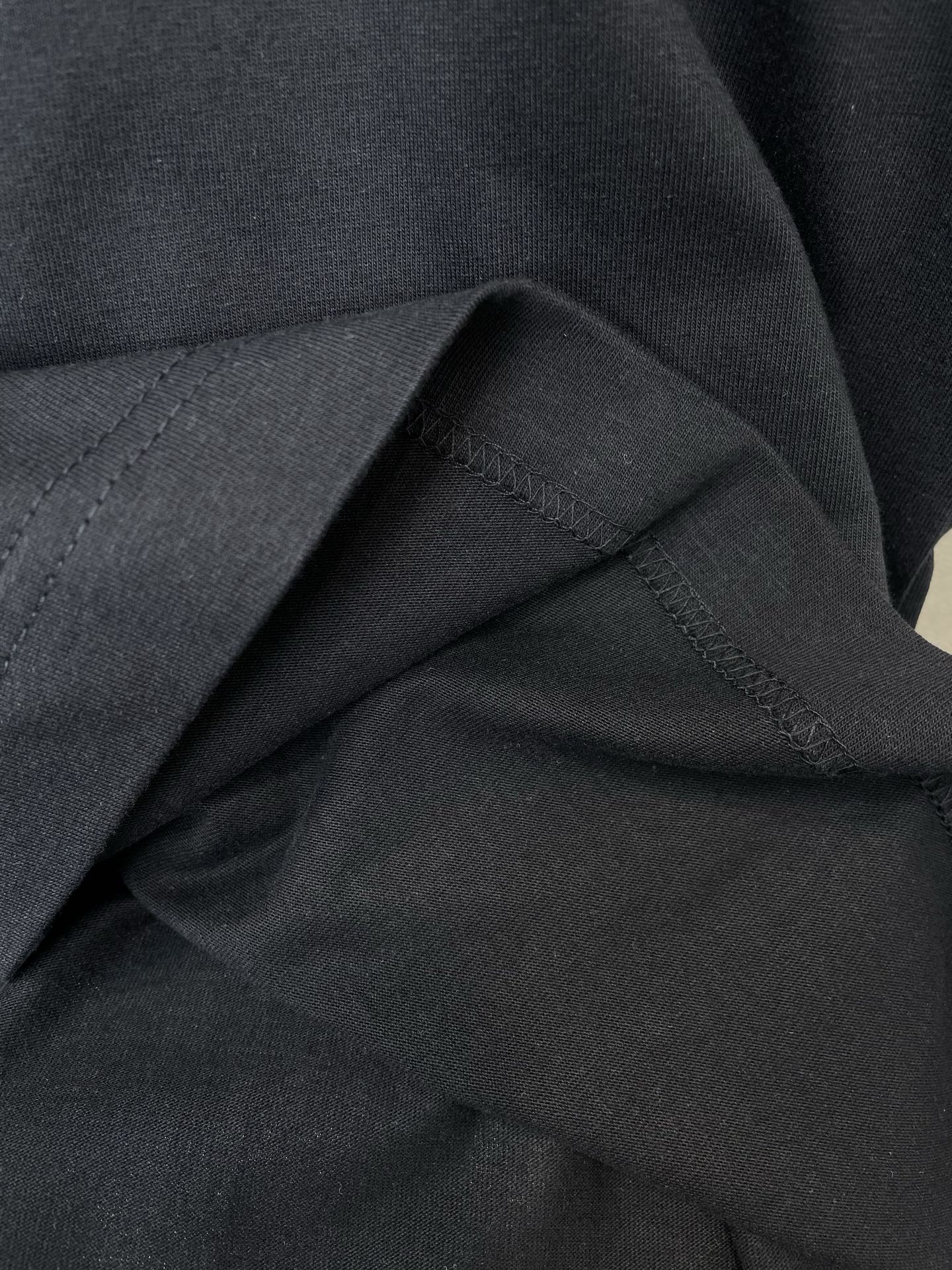 。Prada普拉达💥砸锅卖铁都要上的新款新款原单男士休闲短袖 高端定制 高端版本 时尚百搭爆款⚠️⚠️✨