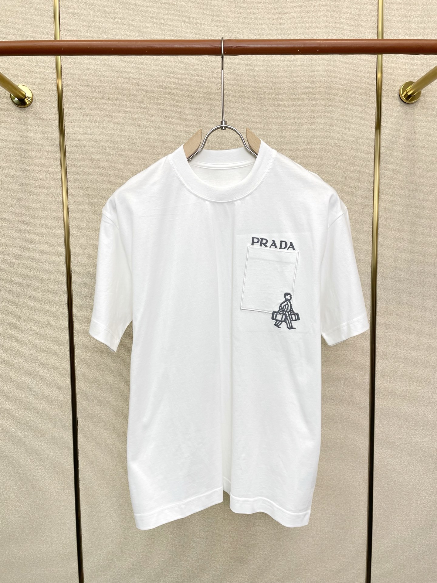 。Prada普拉达💥砸锅卖铁都要上的新款新款原单男士休闲短袖 高端定制 高端版本 时尚百搭爆款⚠️⚠️✨