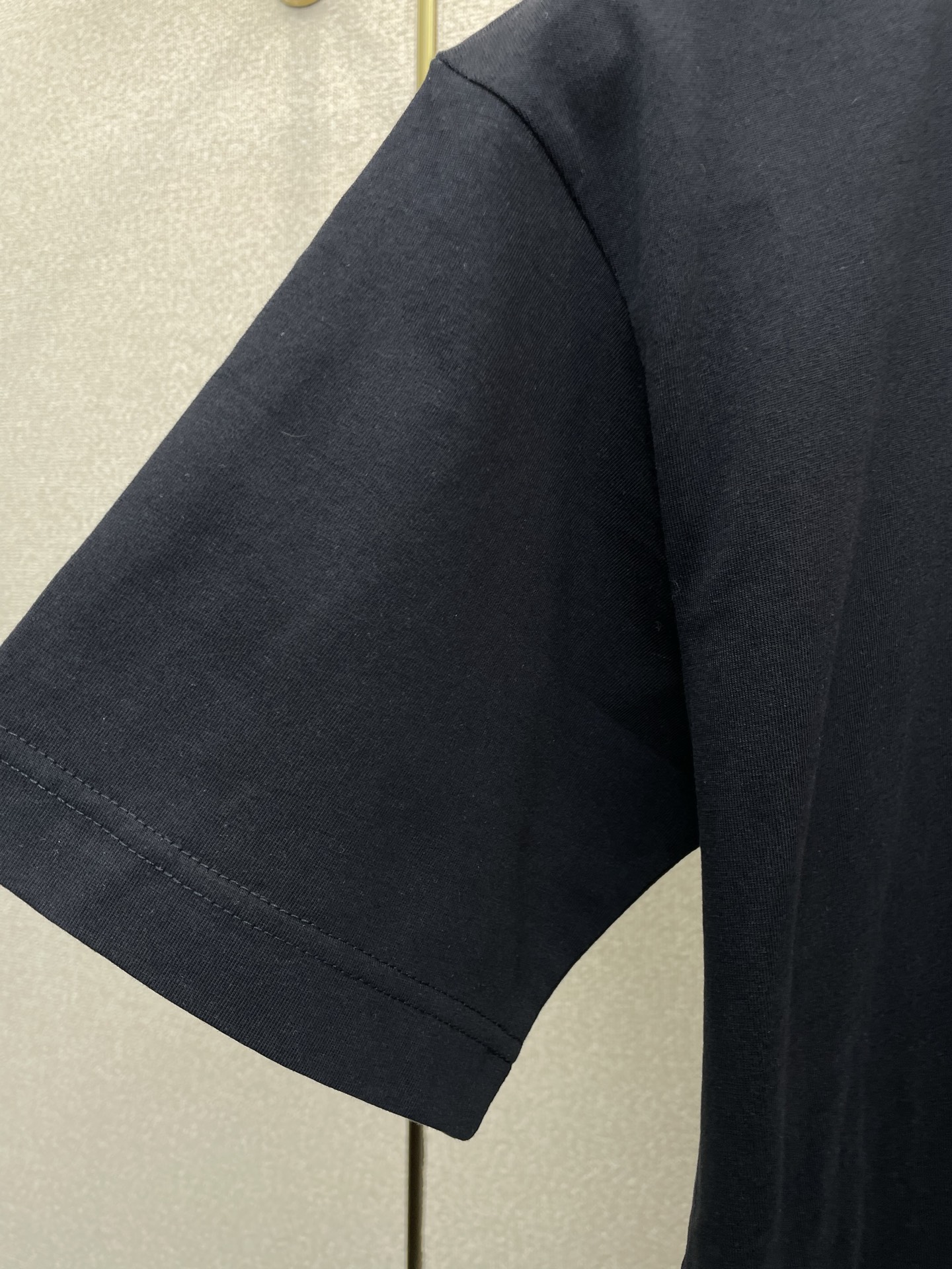 。Prada普拉达💥砸锅卖铁都要上的新款新款原单男士休闲短袖 高端定制 高端版本 时尚百搭爆款⚠️⚠️✨