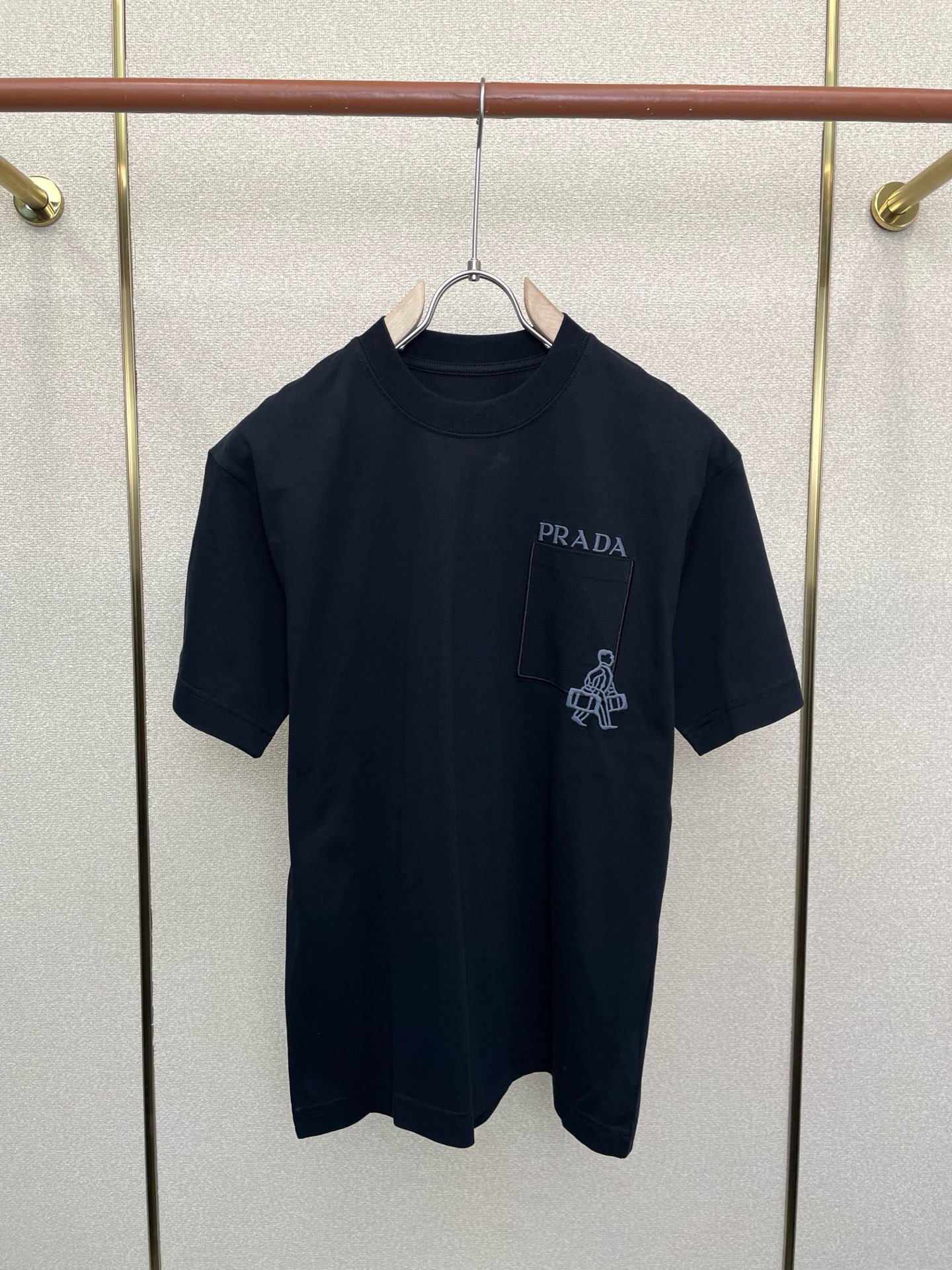 。Prada普拉达💥砸锅卖铁都要上的新款新款原单男士休闲短袖 高端定制 高端版本 时尚百搭爆款⚠️⚠️✨