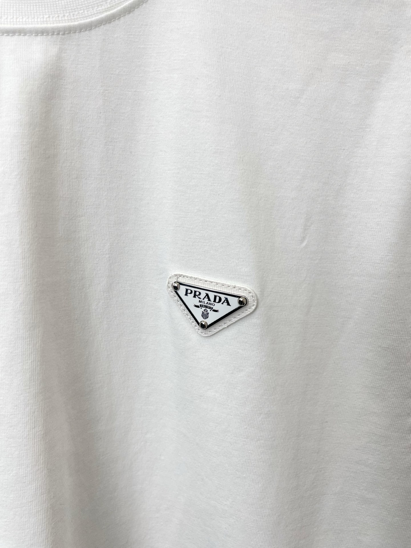 。Prada普拉达💥砸锅卖铁都要上的新款新款原单男士休闲短袖 高端定制 高端版本 时尚百搭爆款⚠️⚠️✨