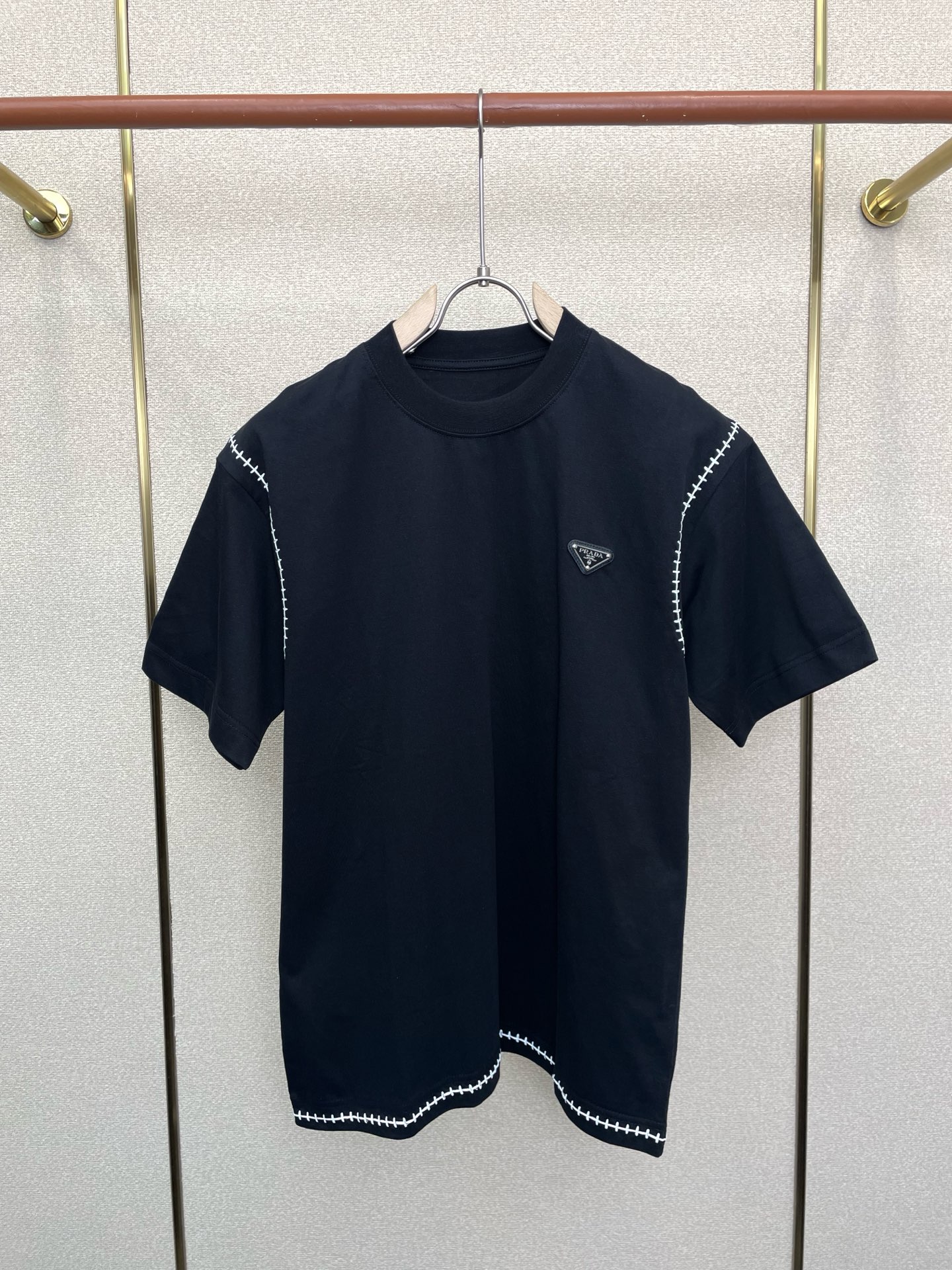 。Prada普拉达💥砸锅卖铁都要上的新款新款原单男士休闲短袖 高端定制 高端版本 时尚百搭爆款⚠️⚠️✨