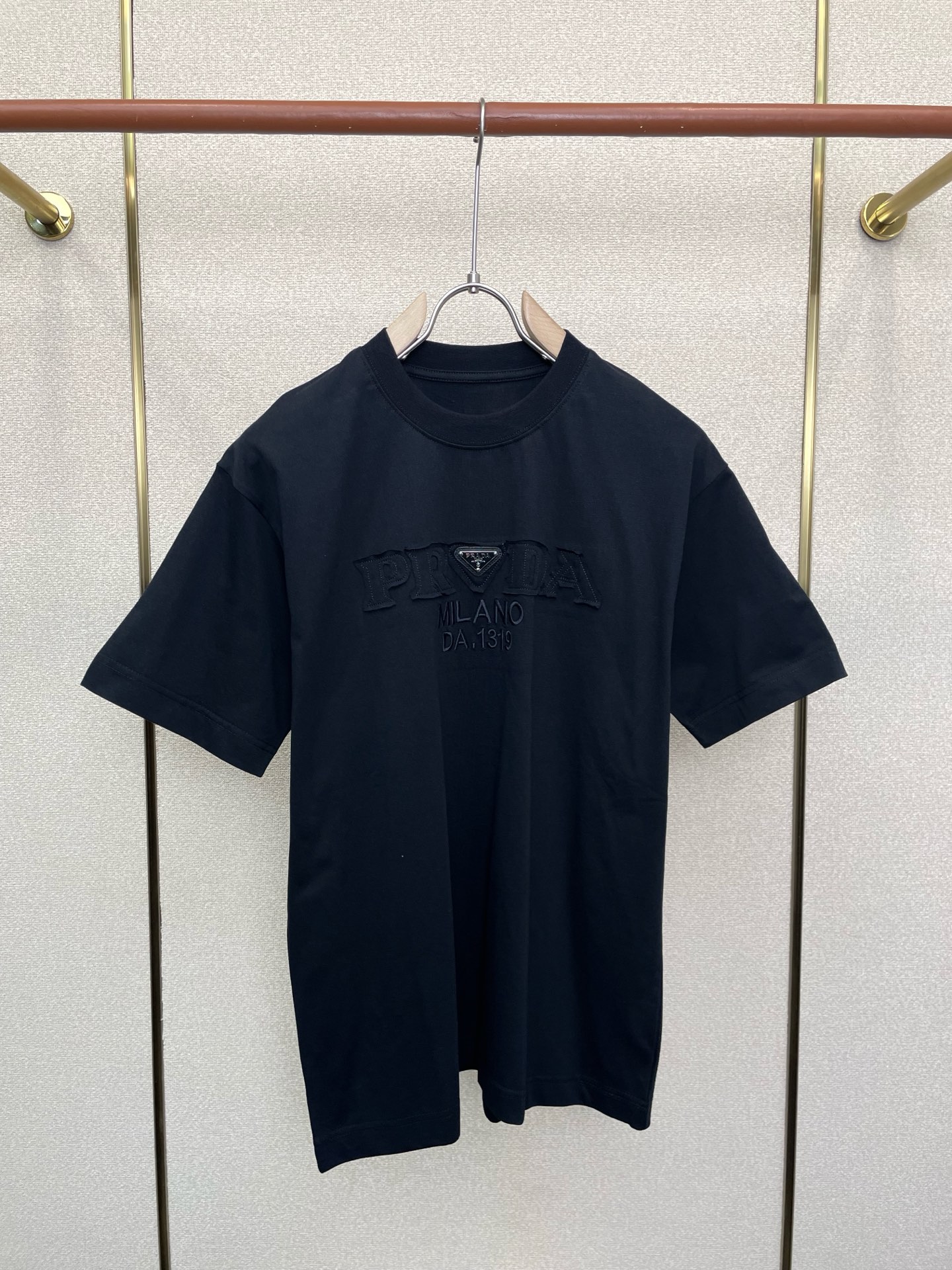 。Prada普拉达💥砸锅卖铁都要上的新款新款原单男士休闲短袖 高端定制 高端版本 时尚百搭爆款⚠️⚠️✨