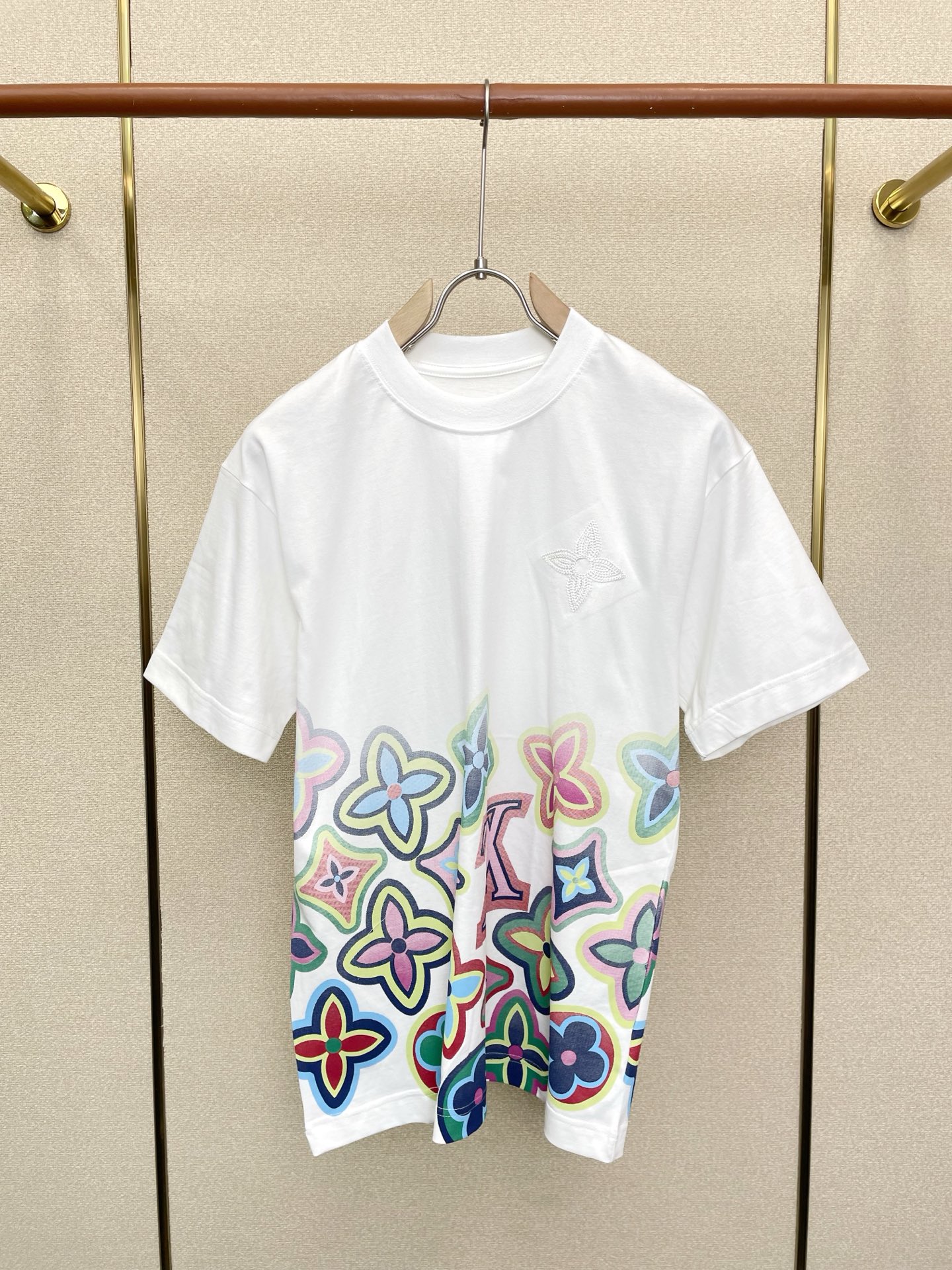 。Louis Vuitton路易威登💥砸锅卖铁都要上的新款新款原单男士休闲短袖 高端定制 高端版本 时尚