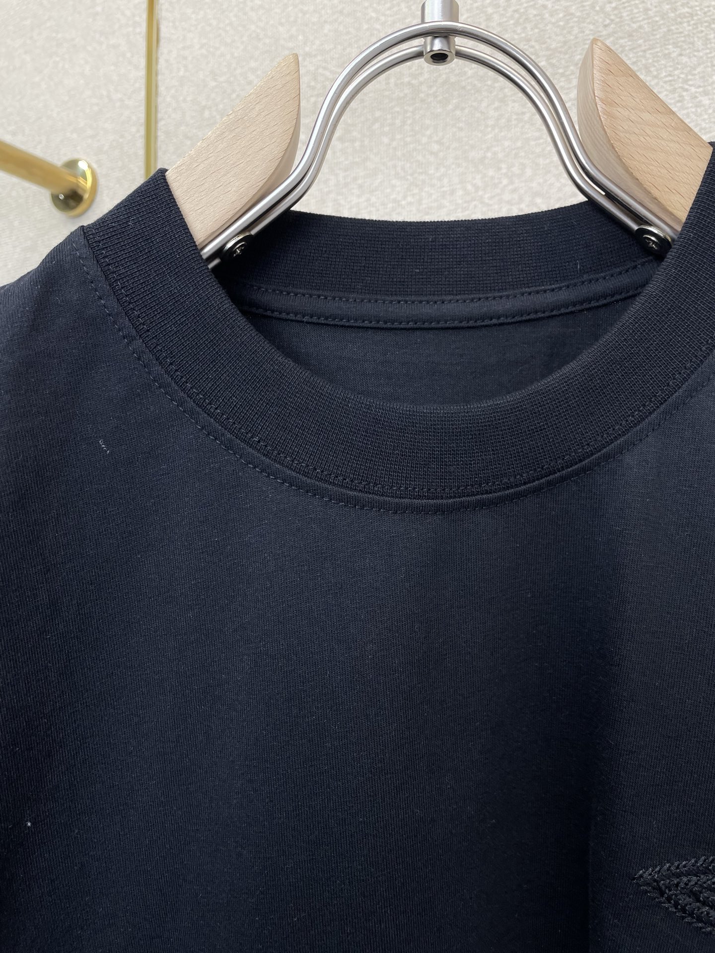 。Louis Vuitton路易威登💥砸锅卖铁都要上的新款新款原单男士休闲短袖 高端定制 高端版本 时尚