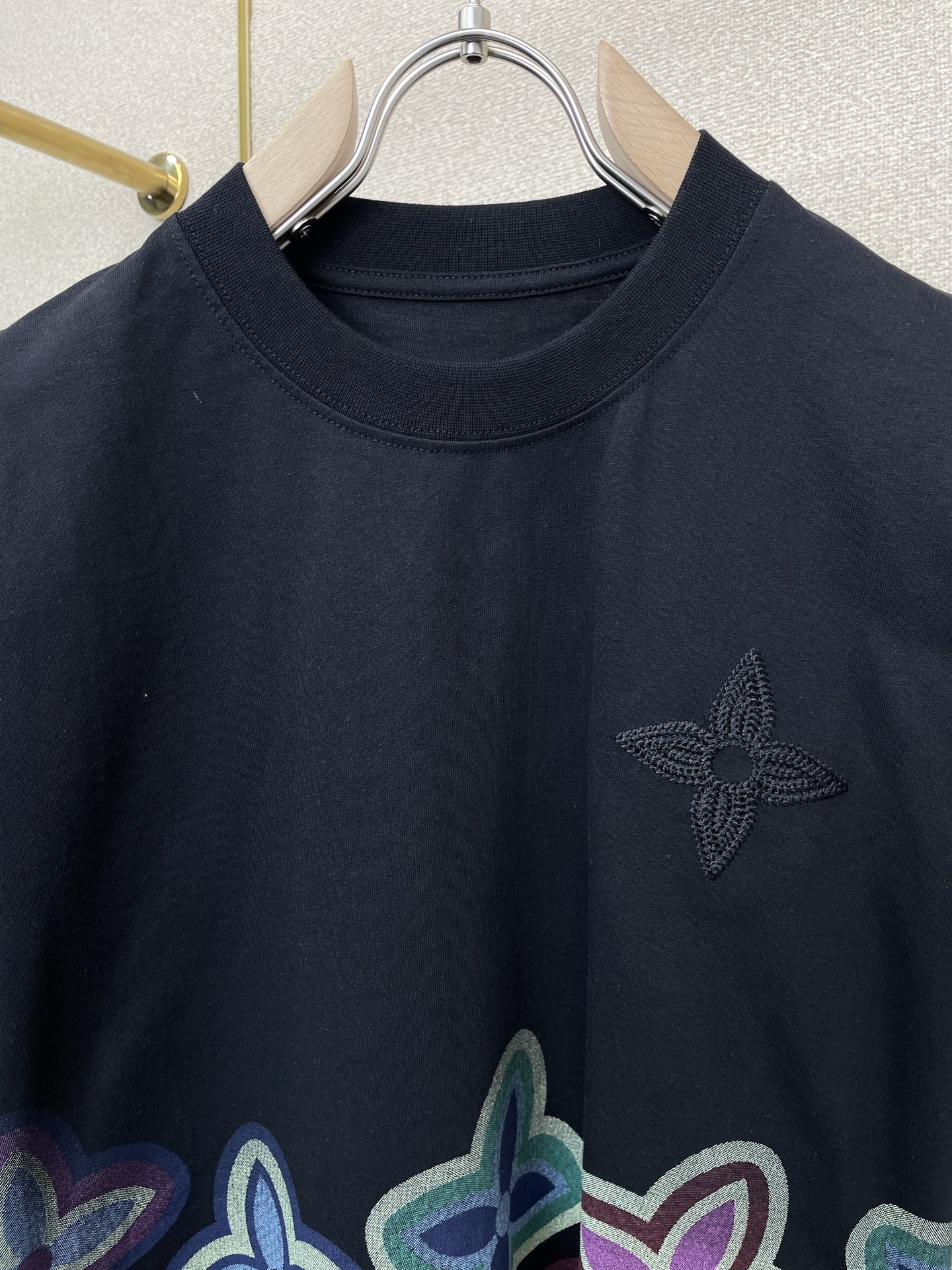 。Louis Vuitton路易威登💥砸锅卖铁都要上的新款新款原单男士休闲短袖 高端定制 高端版本 时尚