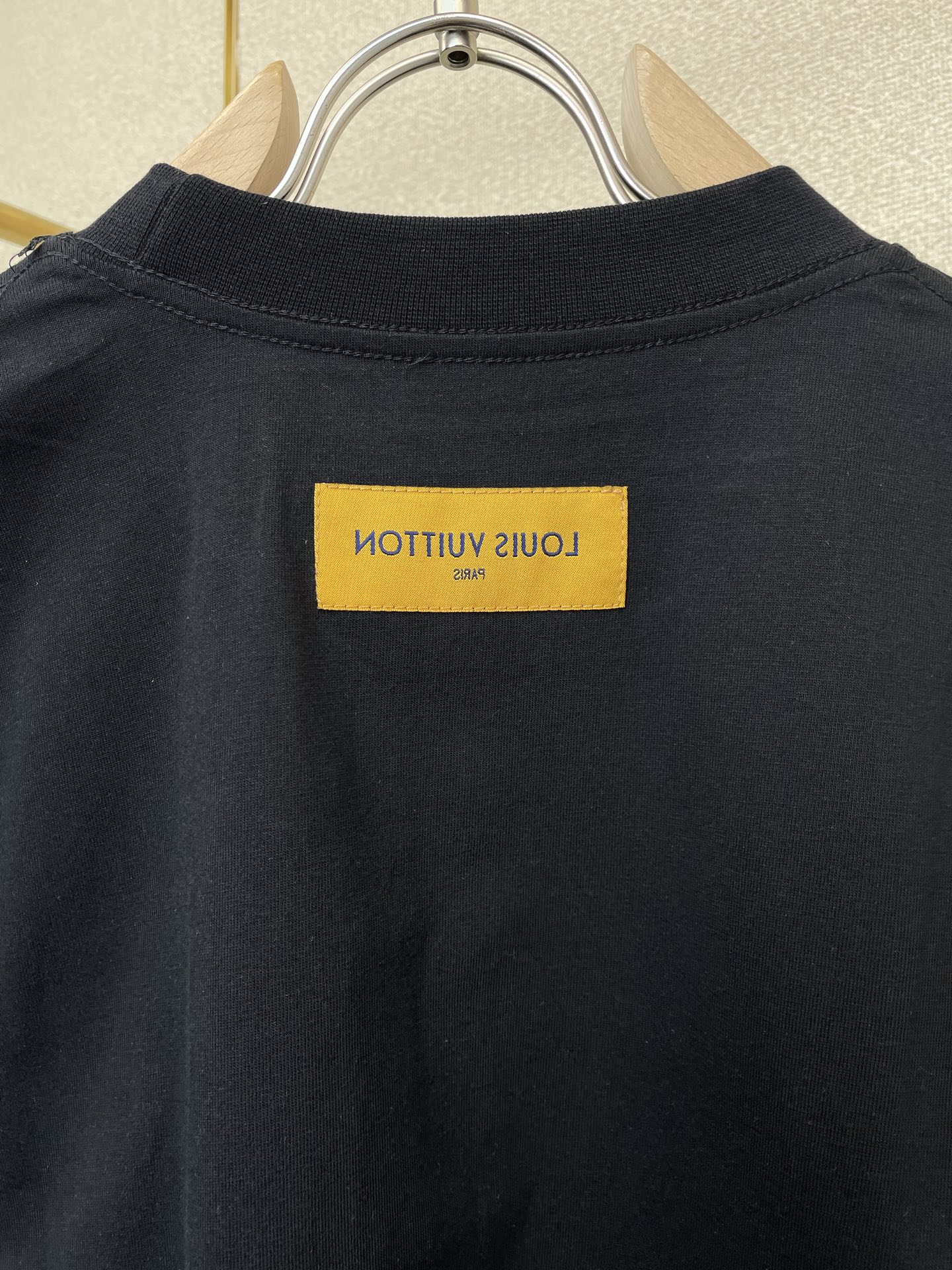 。Louis Vuitton路易威登💥砸锅卖铁都要上的新款新款原单男士休闲短袖 高端定制 高端版本 时尚