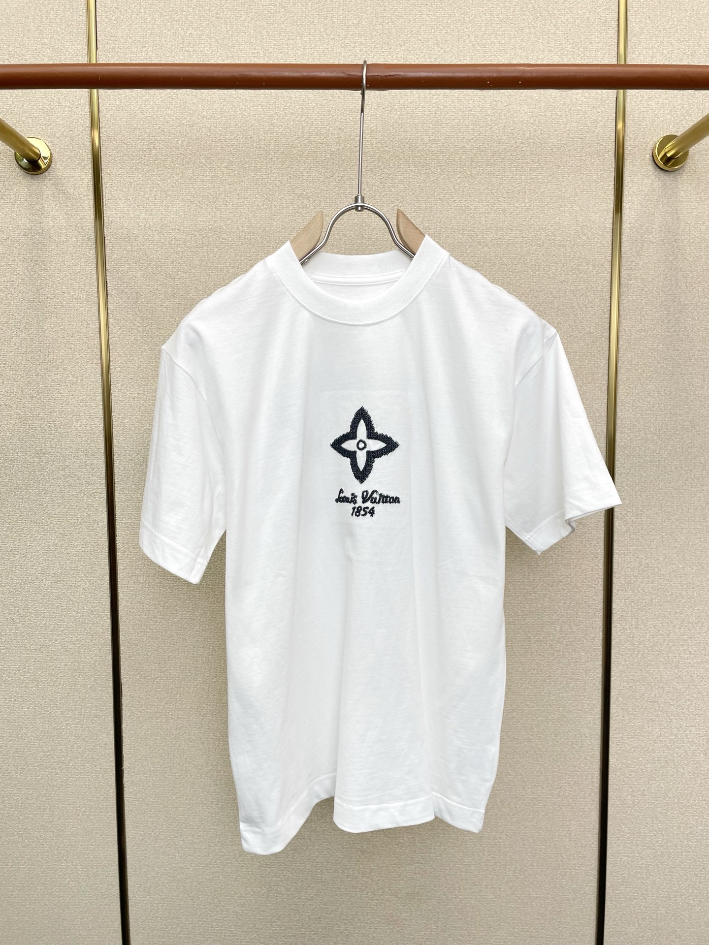 。Louis Vuitton路易威登💥砸锅卖铁都要上的新款新款原单男士休闲短袖 高端定制 高端版本 时尚