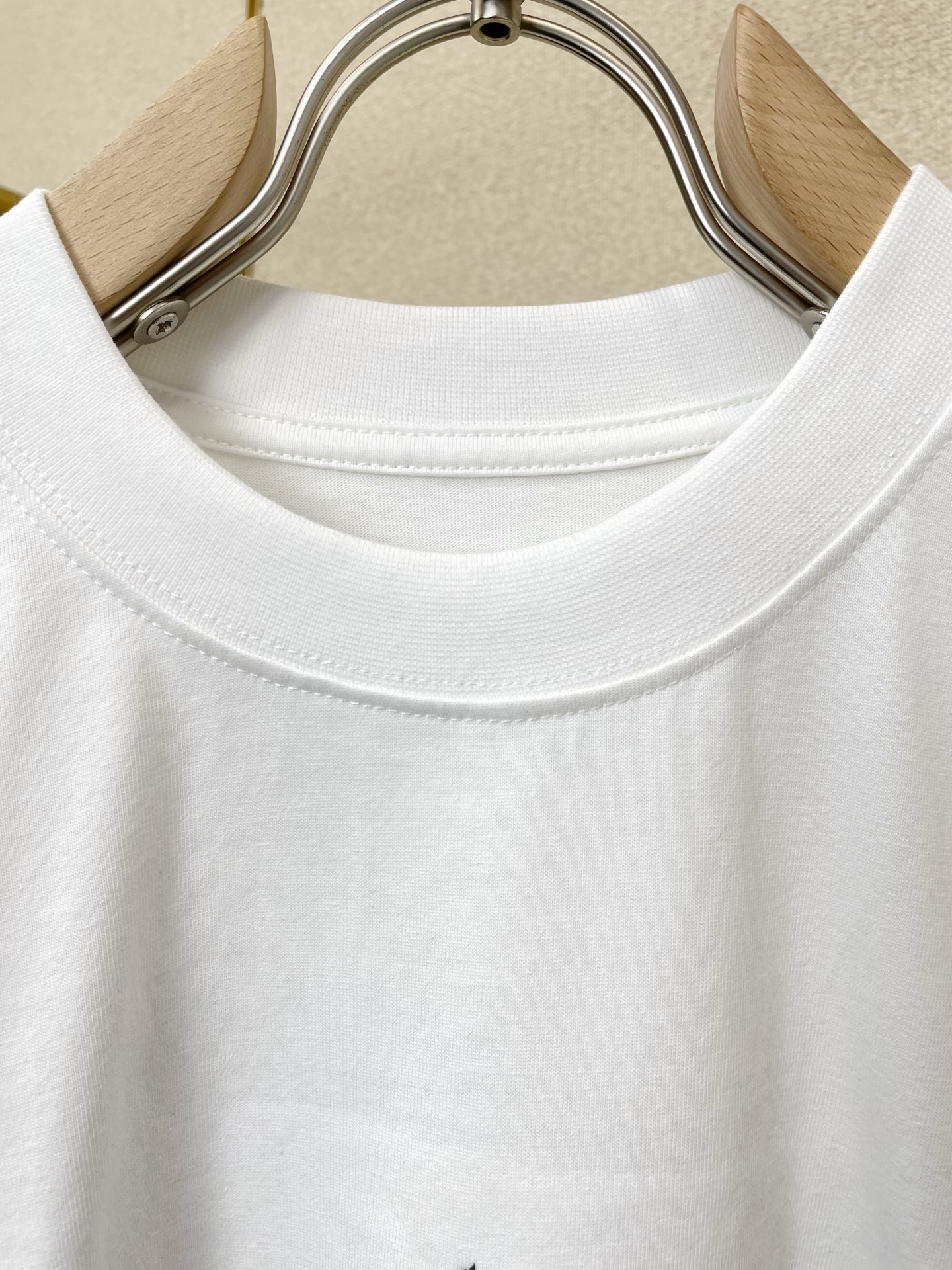 。Louis Vuitton路易威登💥砸锅卖铁都要上的新款新款原单男士休闲短袖 高端定制 高端版本 时尚