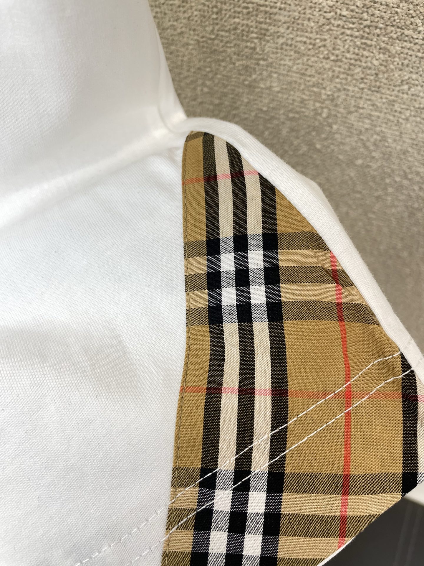 。Burberry巴宝莉💥砸锅卖铁都要上的新款新款原单男士休闲短袖 高端定制 高端版本 时尚百搭爆款⚠️