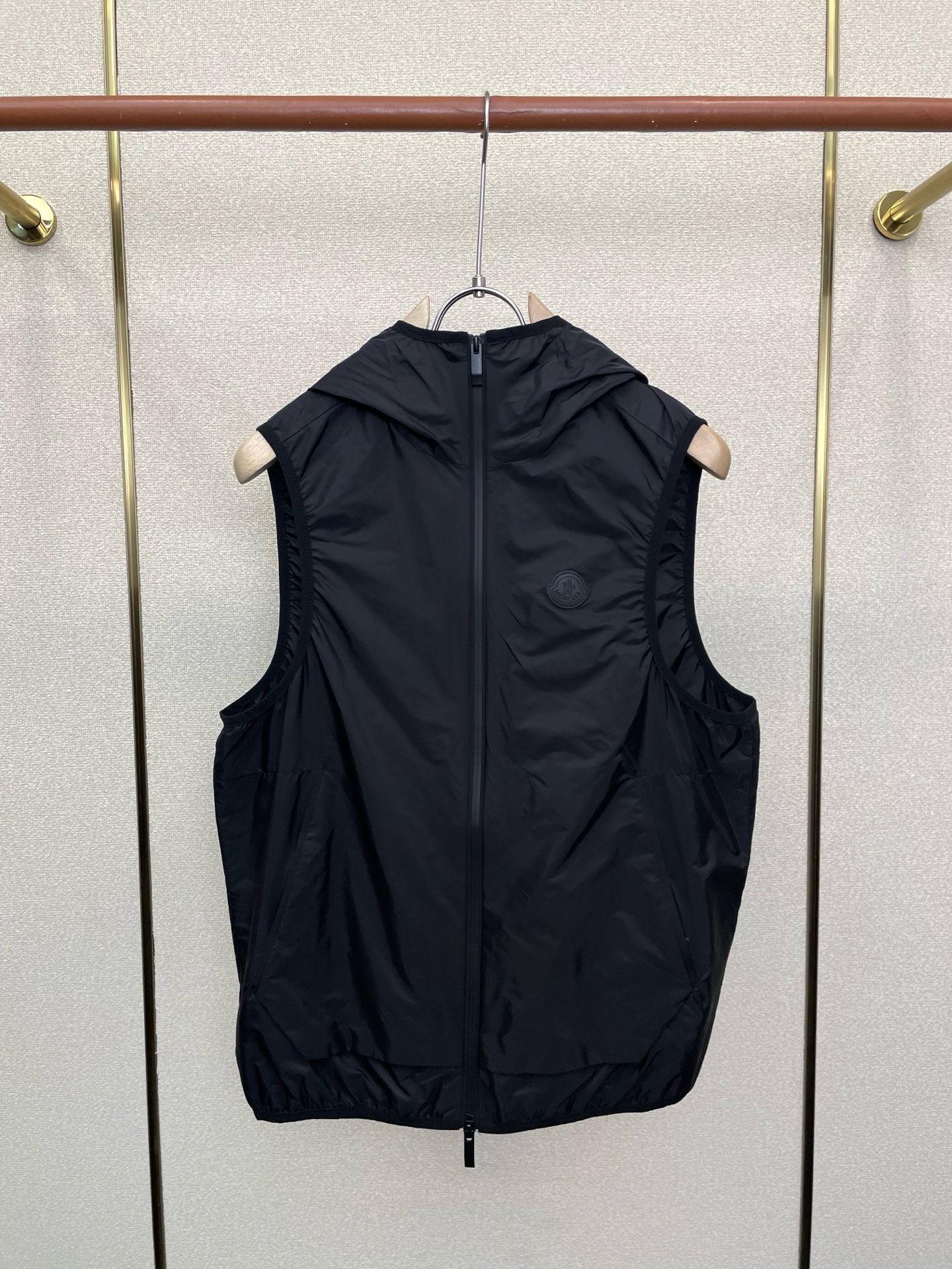 。Moncler蒙口💥砸锅卖铁都要上的新款新款原单男士休闲连帽马甲 高端定制 高端版本 时尚百搭爆款⚠️