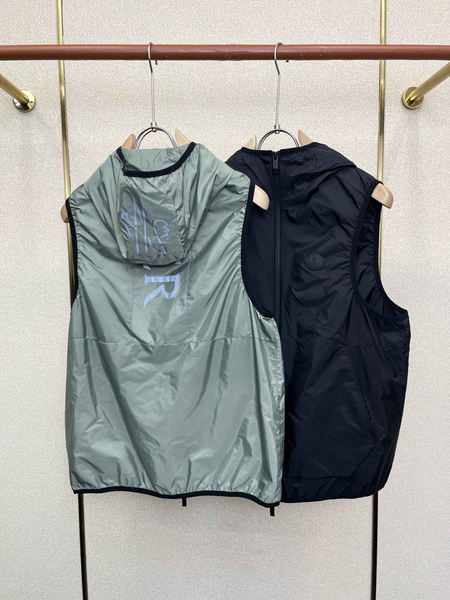 。Moncler蒙口💥砸锅卖铁都要上的新款新款原单男士休闲连帽马甲 高端定制 高端版本 时尚百搭爆款⚠️