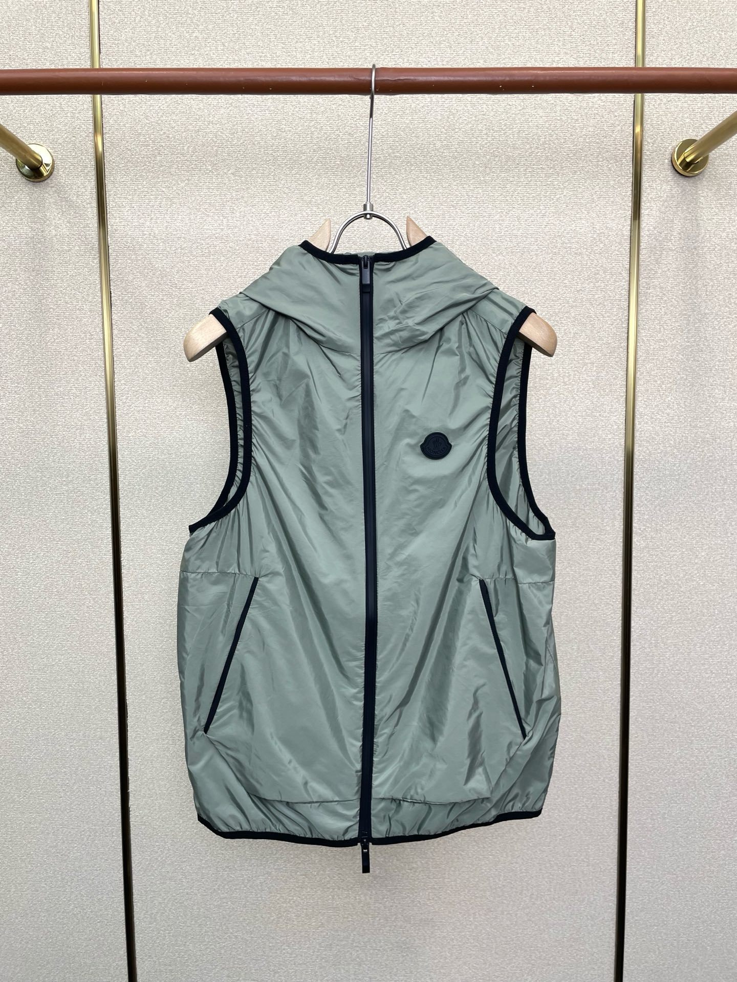 。Moncler蒙口💥砸锅卖铁都要上的新款新款原单男士休闲连帽马甲 高端定制 高端版本 时尚百搭爆款⚠️