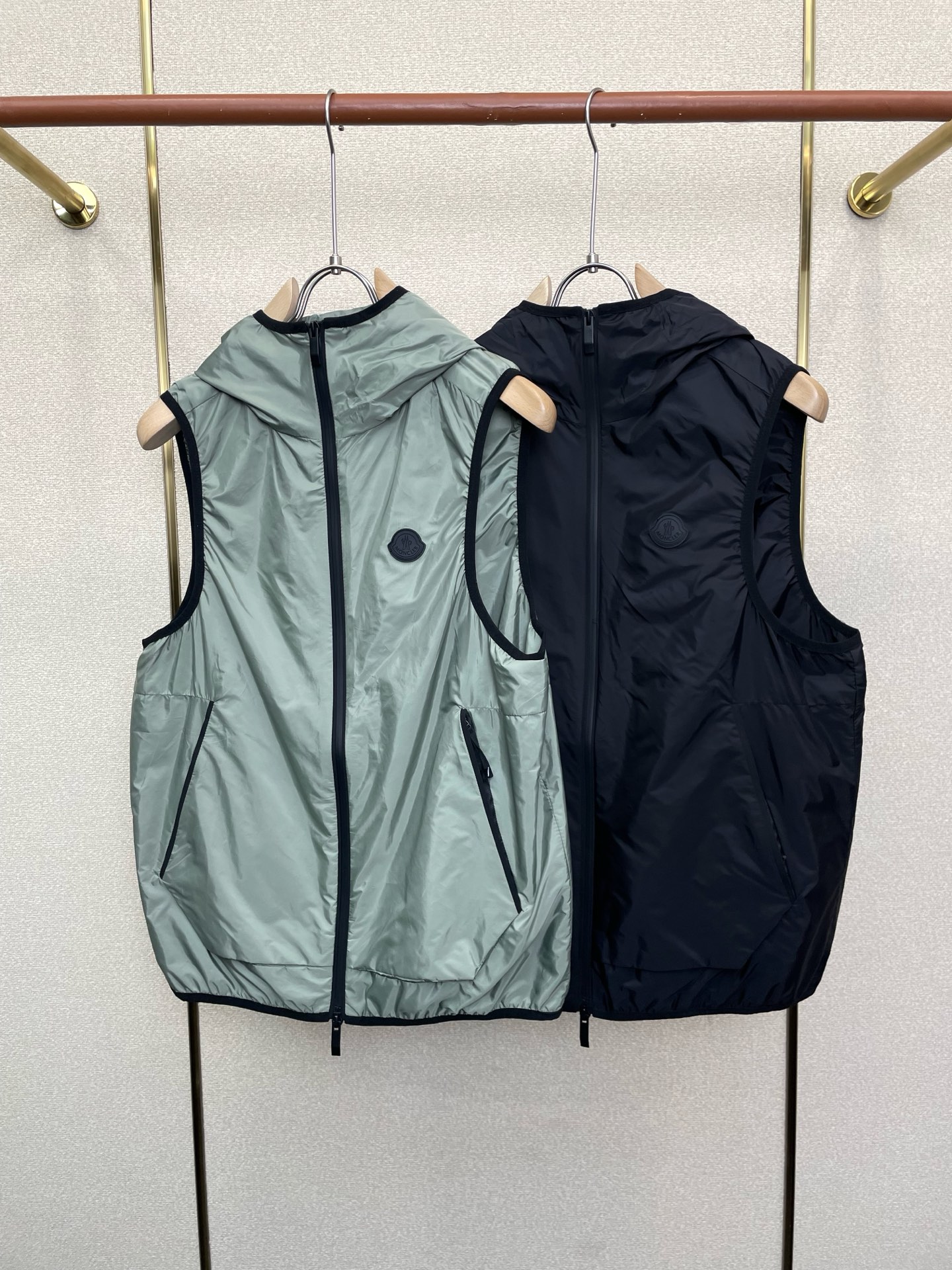 。Moncler蒙口💥砸锅卖铁都要上的新款新款原单男士休闲连帽马甲 高端定制 高端版本 时尚百搭爆款⚠️