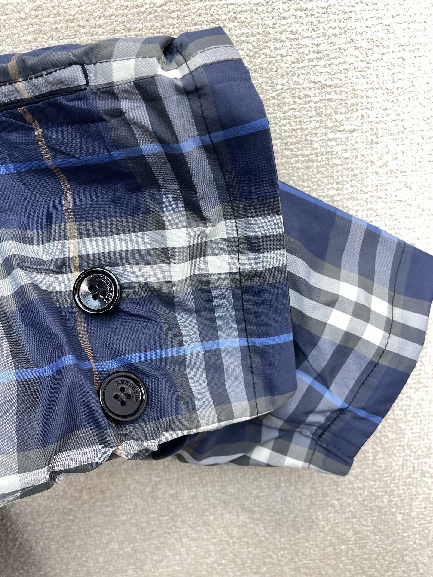 。Burberry巴宝莉💥砸锅卖铁都要上的新款新款原单男士休闲连帽夹克 双面穿夹克 高端定制 高端版本 