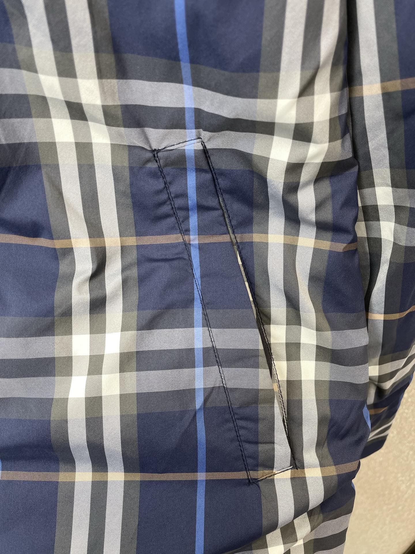 。Burberry巴宝莉💥砸锅卖铁都要上的新款新款原单男士休闲连帽夹克 双面穿夹克 高端定制 高端版本 