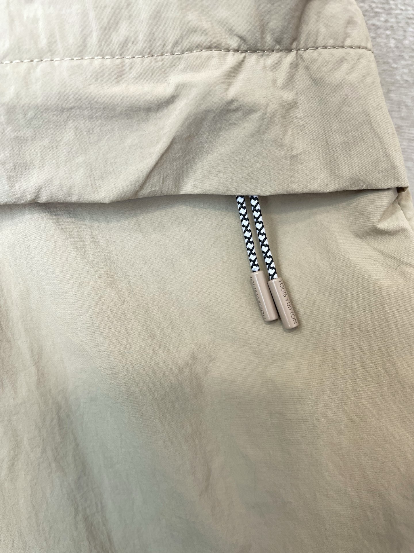 。Louis Vuitton路易威登💥砸锅卖铁都要上的新款新款原单男士休闲长袖外套 拉链开襟露营短袖衬衫