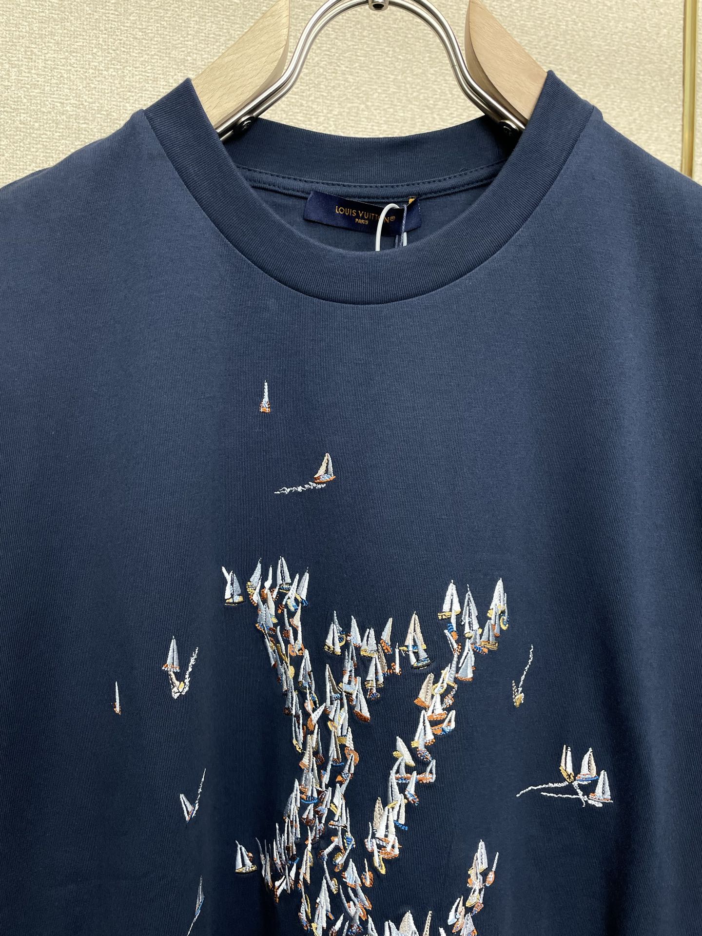 。Louis Vuitton路易威登💥砸锅卖铁都要上的新款新款原单男士休闲短袖 高端定制 高端版本 时尚