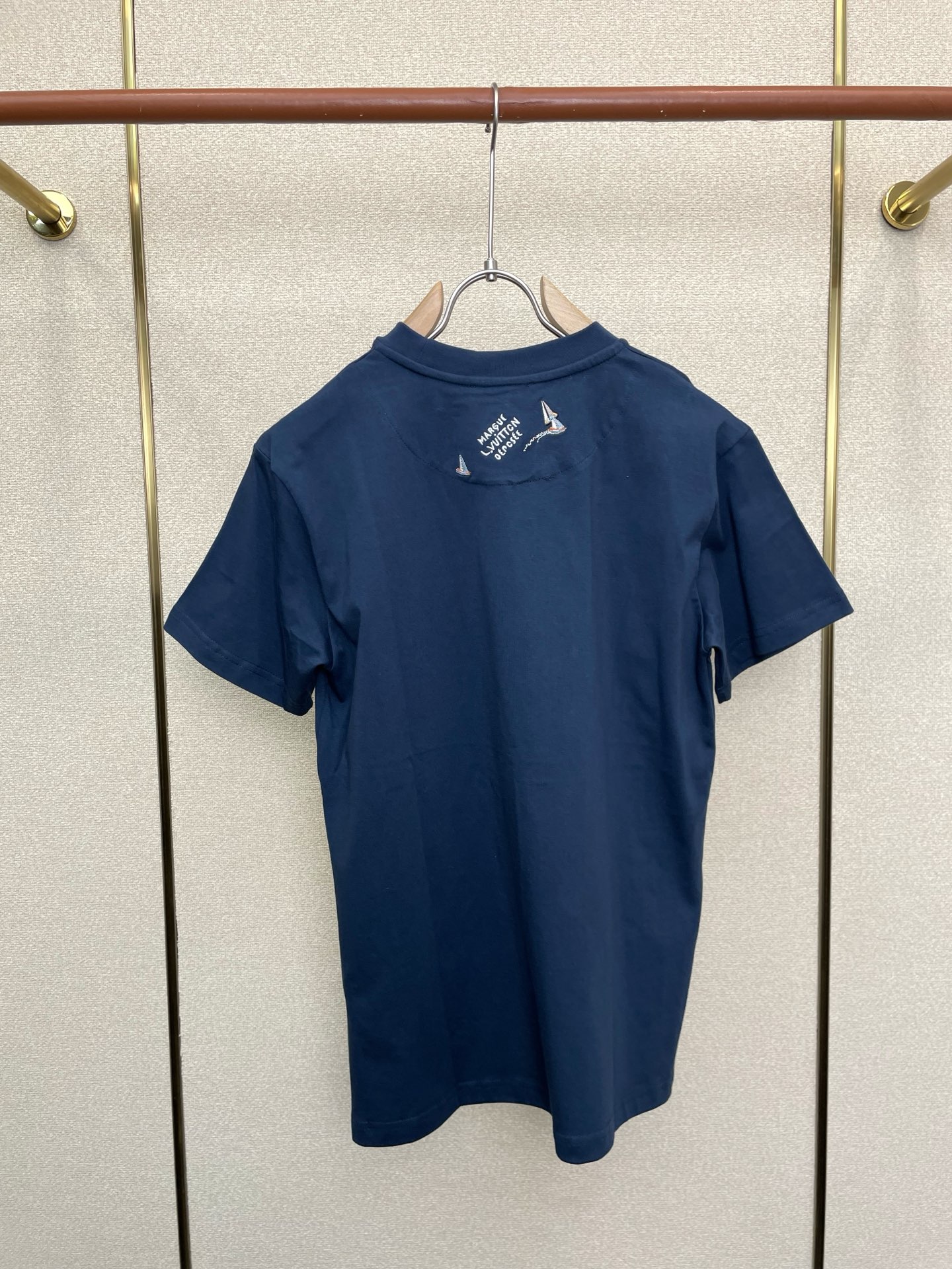 。Louis Vuitton路易威登💥砸锅卖铁都要上的新款新款原单男士休闲短袖 高端定制 高端版本 时尚