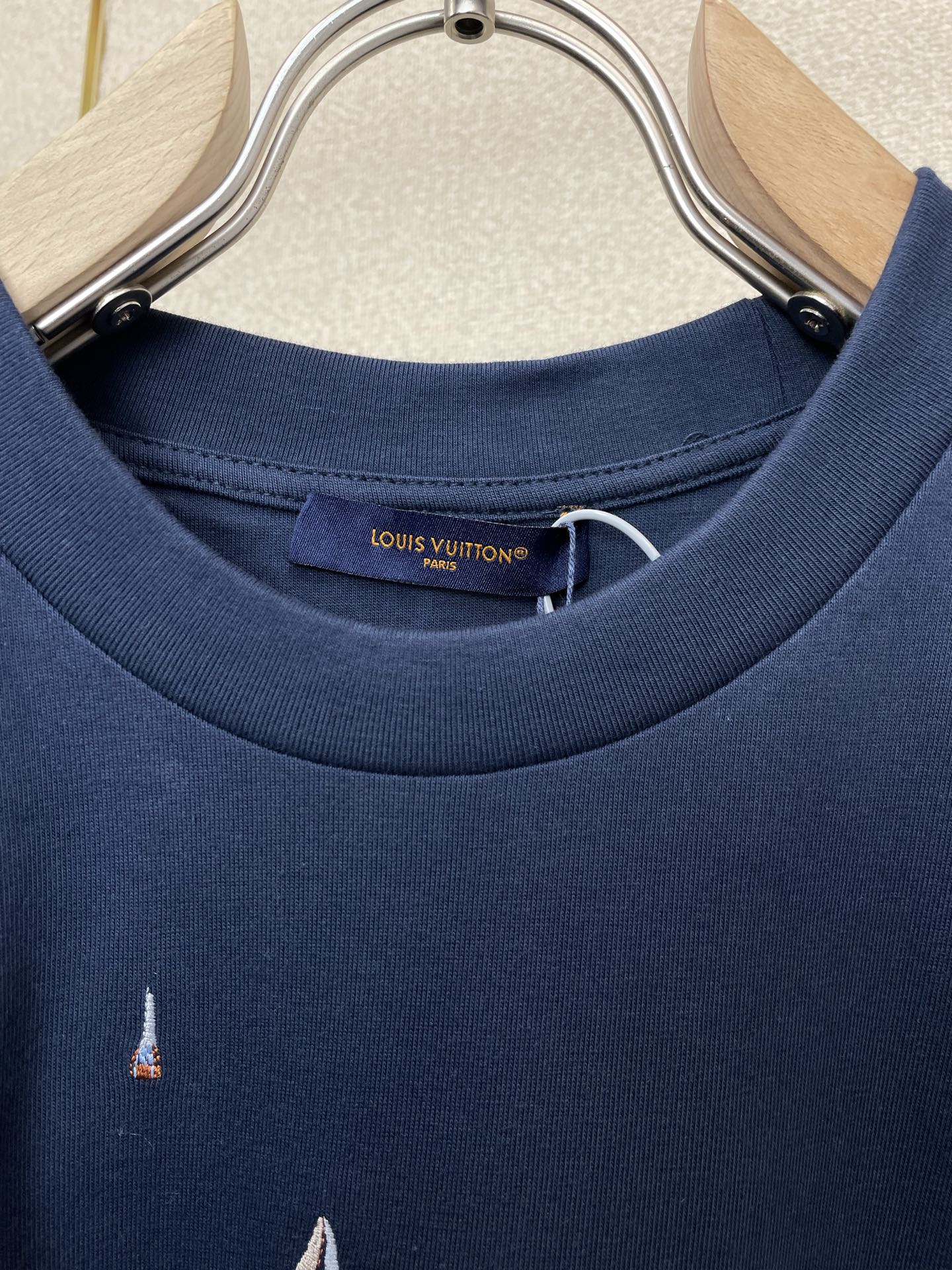 。Louis Vuitton路易威登💥砸锅卖铁都要上的新款新款原单男士休闲短袖 高端定制 高端版本 时尚