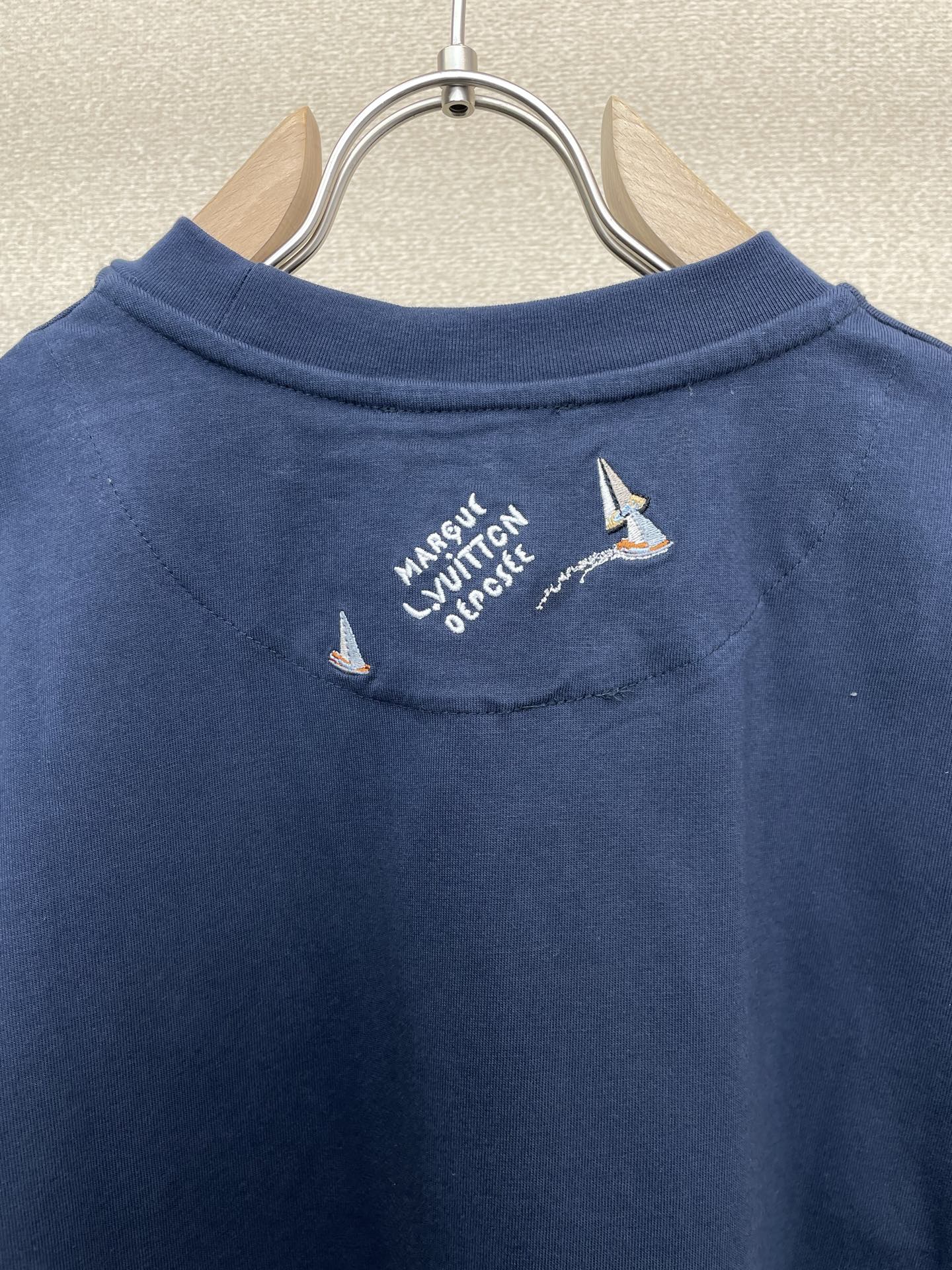 。Louis Vuitton路易威登💥砸锅卖铁都要上的新款新款原单男士休闲短袖 高端定制 高端版本 时尚