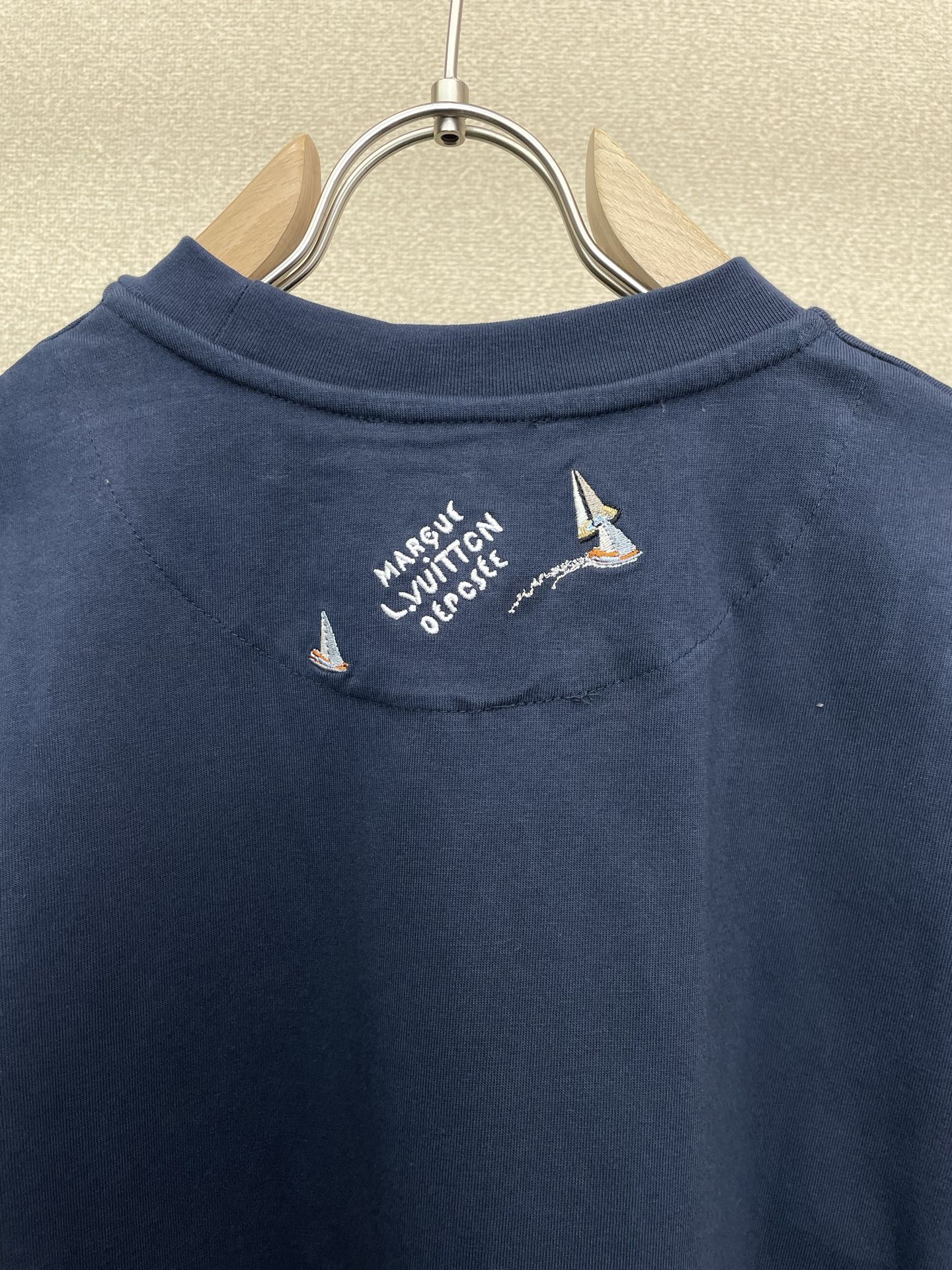 。Louis Vuitton路易威登💥砸锅卖铁都要上的新款新款原单男士休闲短袖 高端定制 高端版本 时尚