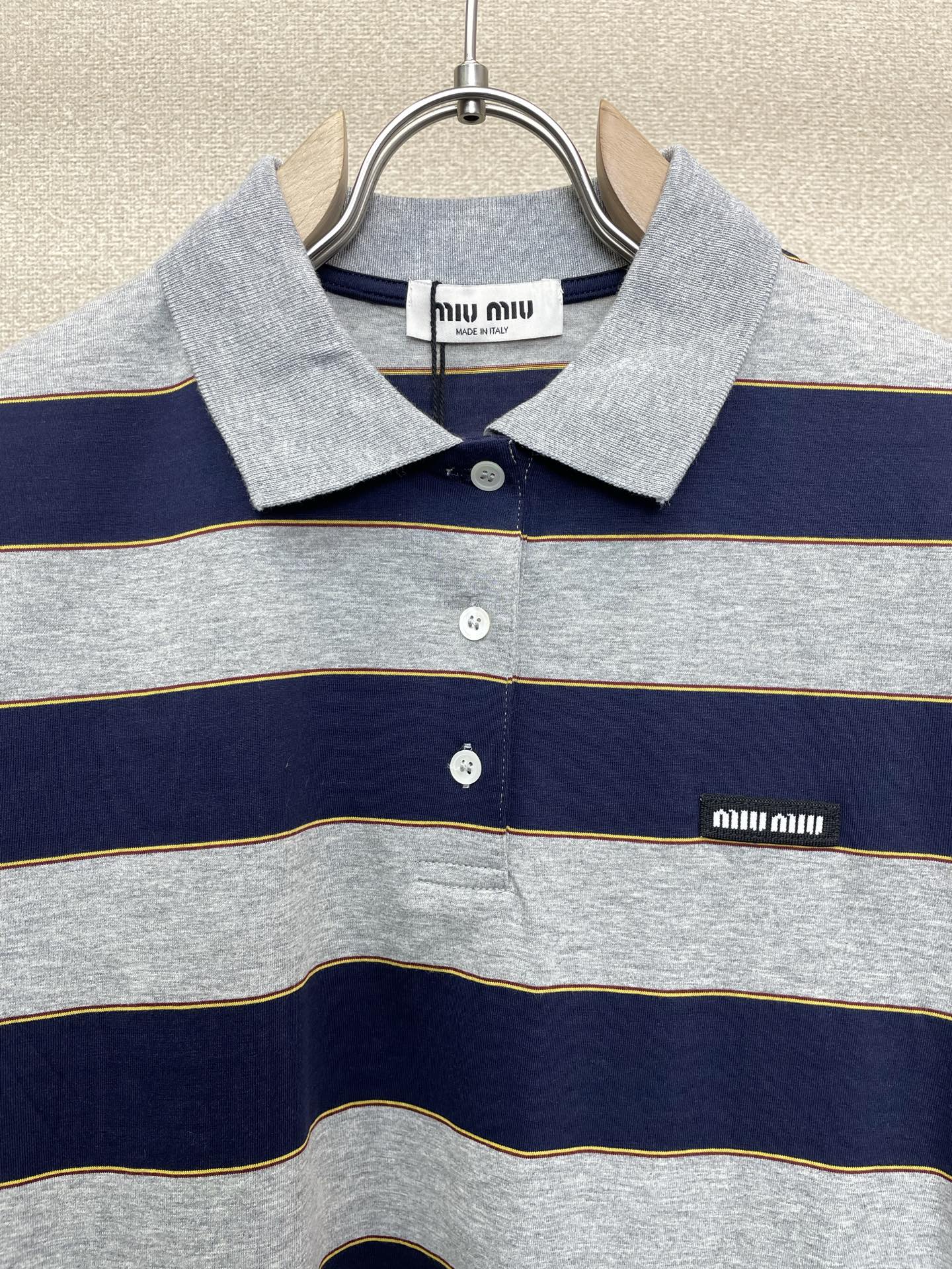 。MIUMIU谬谬💥砸锅卖铁都要上的新款新款原单男士休闲短袖 高端定制 高端版本 时尚百搭爆款⚠️⚠️✨