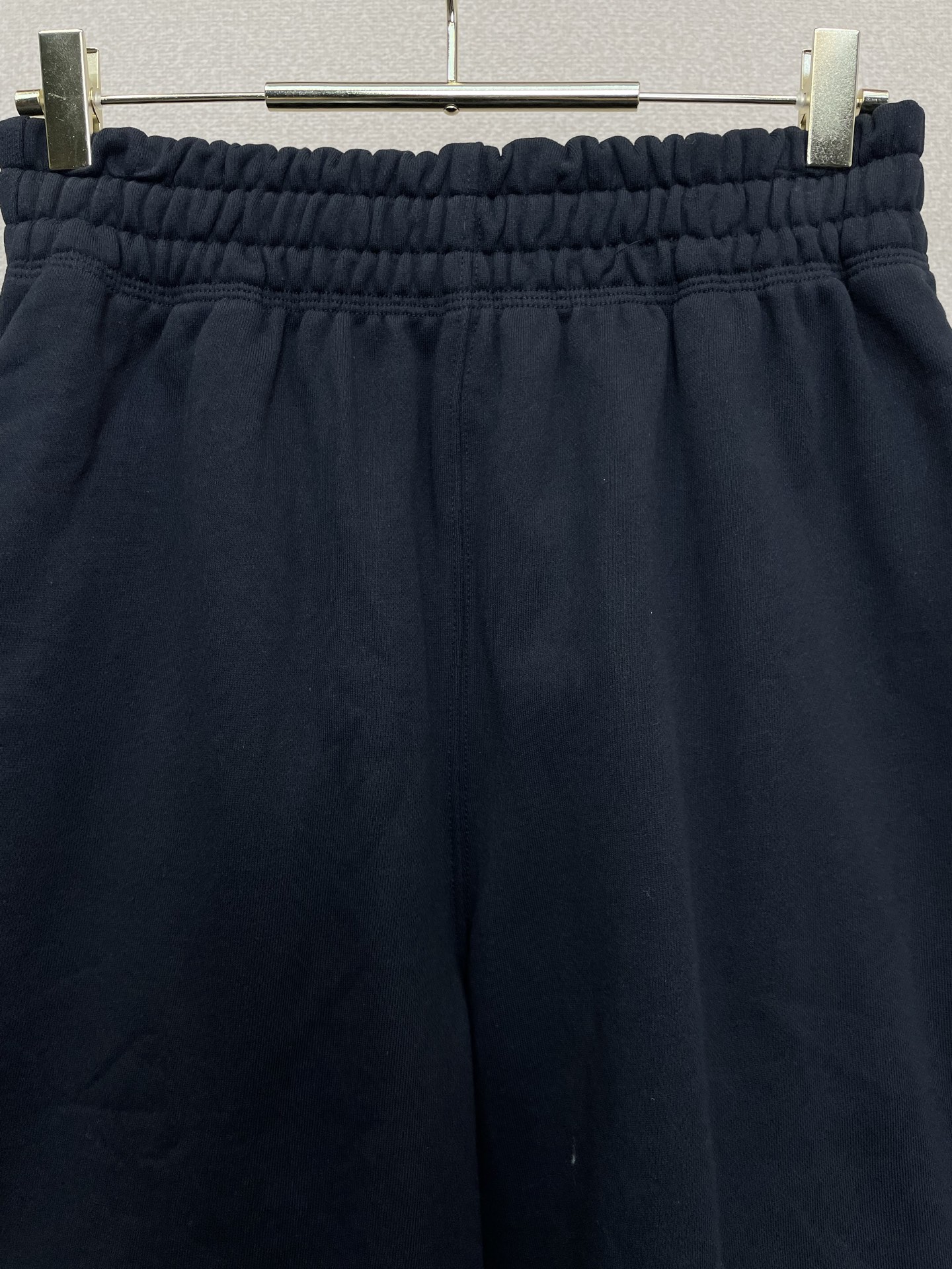 。Burberry巴宝莉💥砸锅卖铁都要上的新款新款休闲短裤 🩳格纹logo标签棉质休闲短裤 高端版本！专